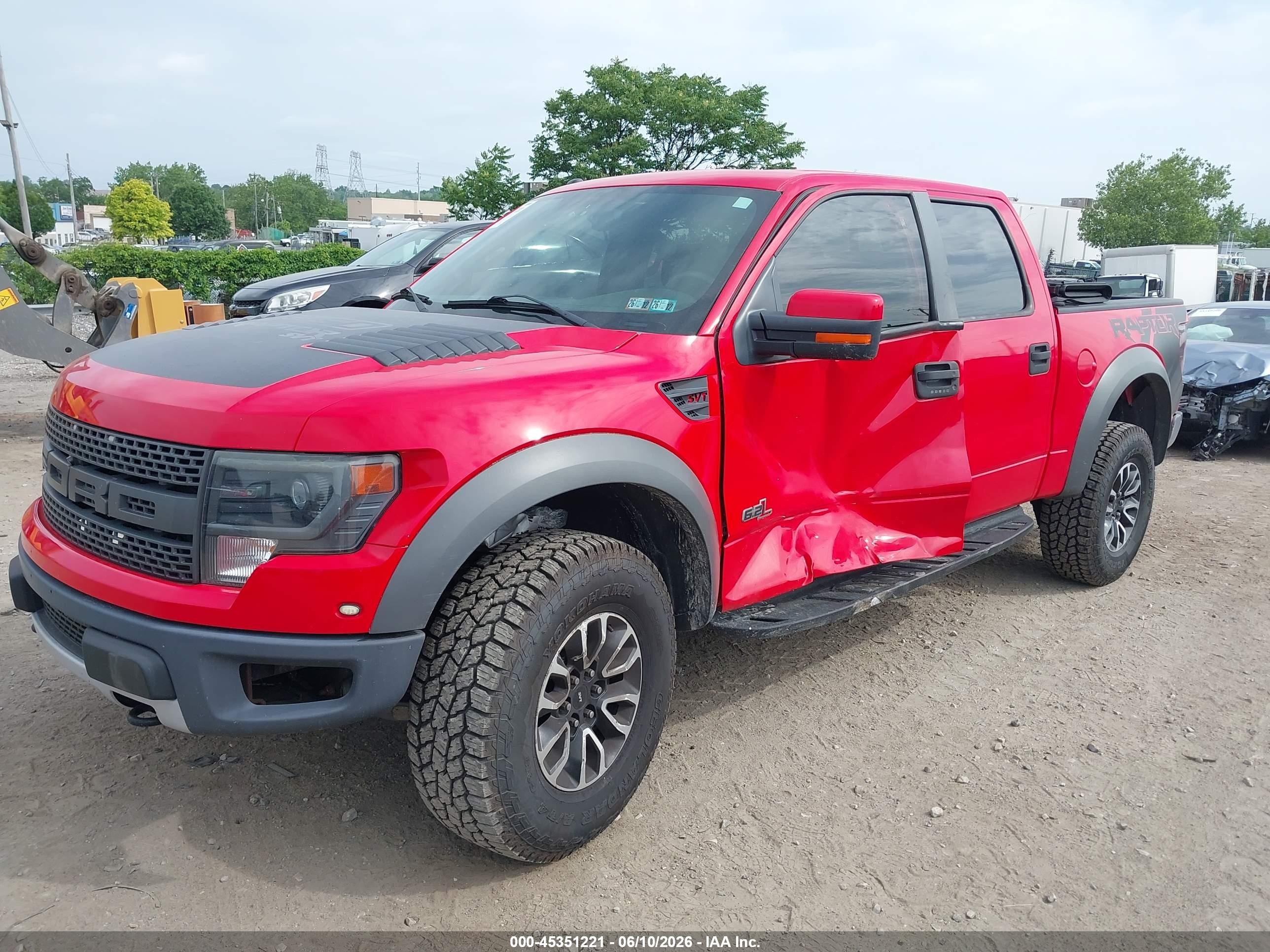 2013 Ford F-150 VIN 1FTFW1R63DFB72161 IAAI salvage auction — Side, Salvage (Pennsylvania), sold $9,300 on 2026-07-07 (photo 2)