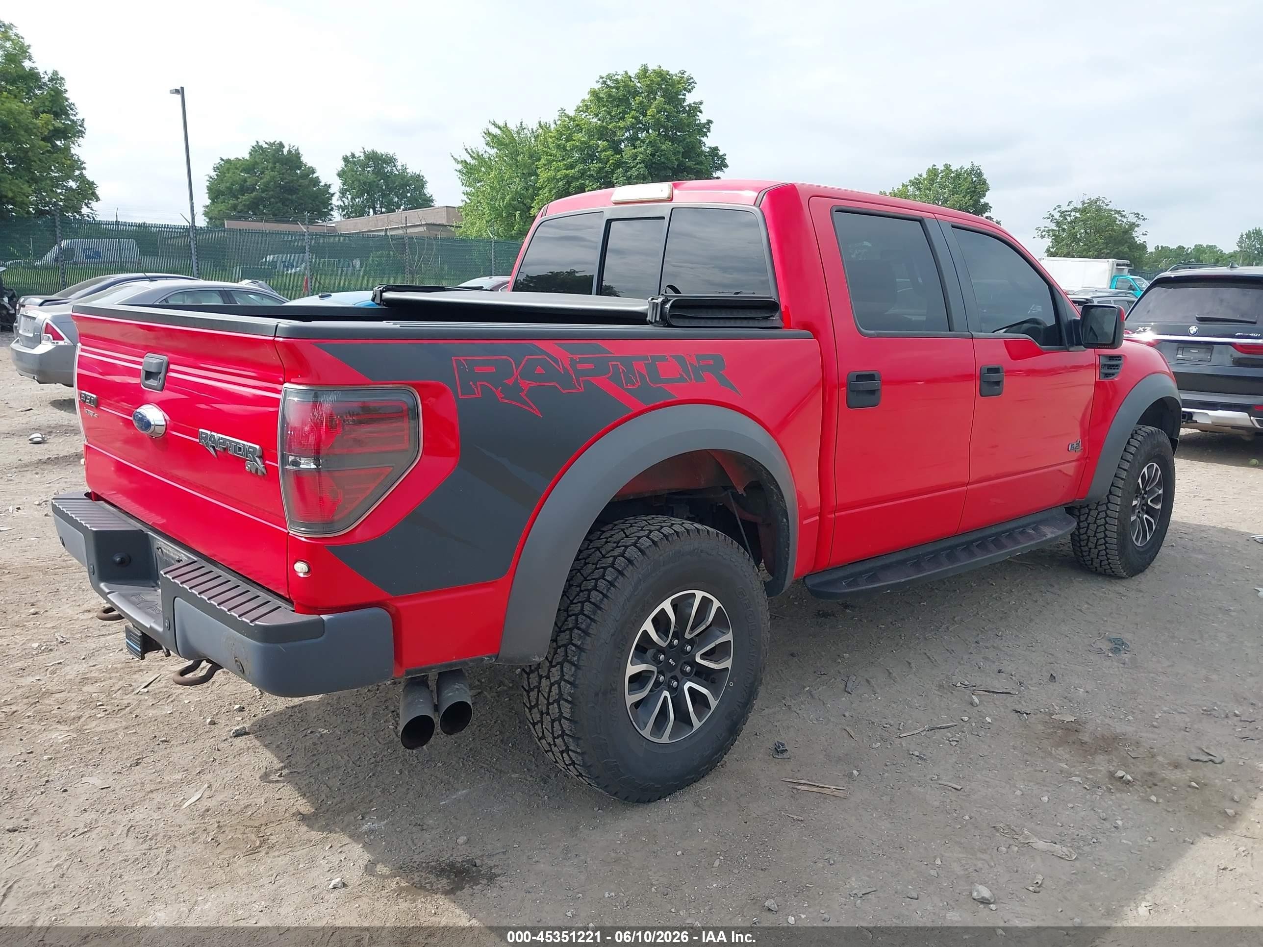 2013 Ford F-150 VIN 1FTFW1R63DFB72161 IAAI salvage auction — Side, Salvage (Pennsylvania), sold $9,300 on 2026-07-07 (photo 4)