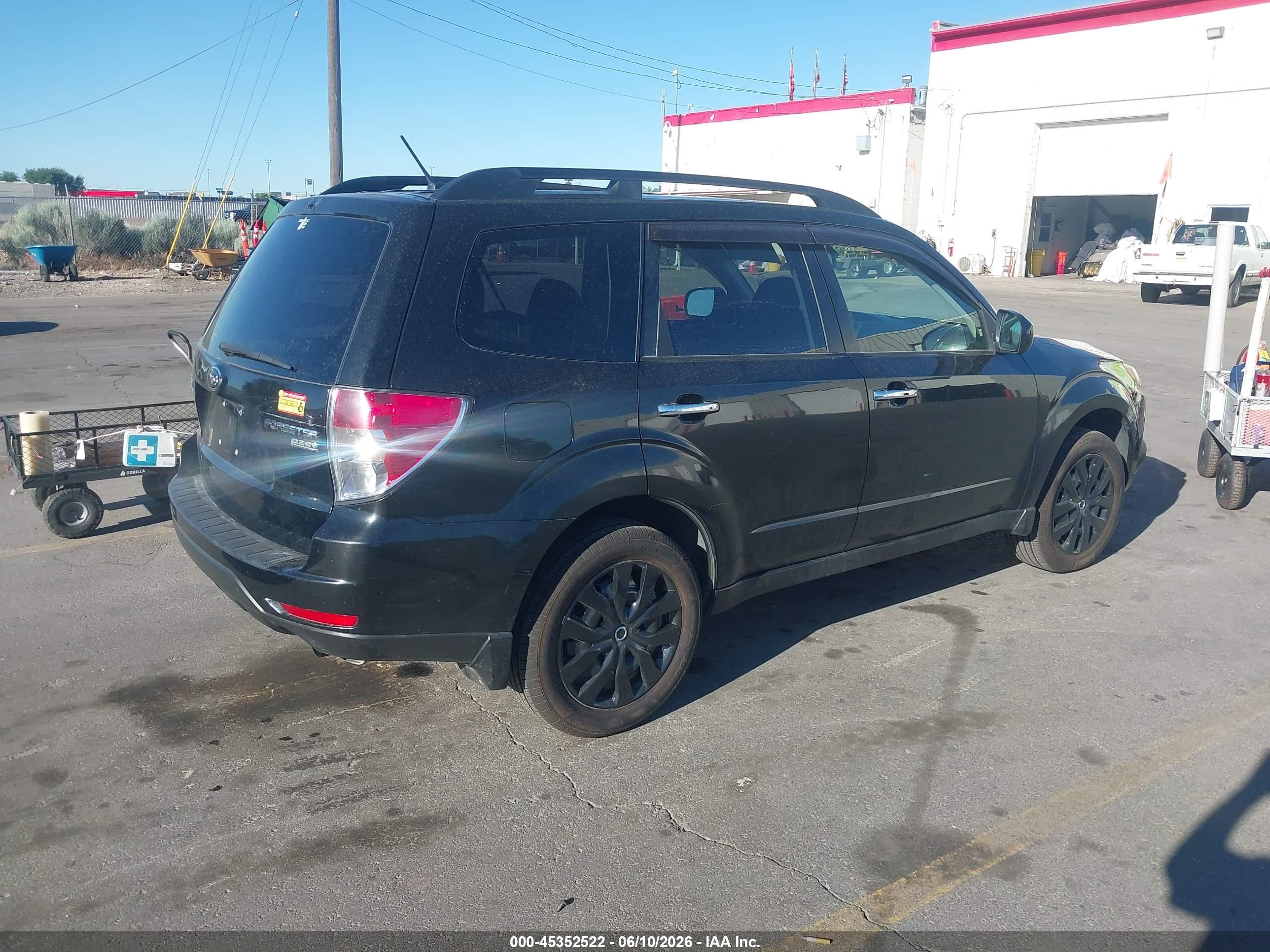 2013 Subaru Forester VIN JF2SHADC3DG412410 IAAI salvage auction — Normal Wear, Clear (Utah), sold $275 on 2026-07-09 (photo 4)