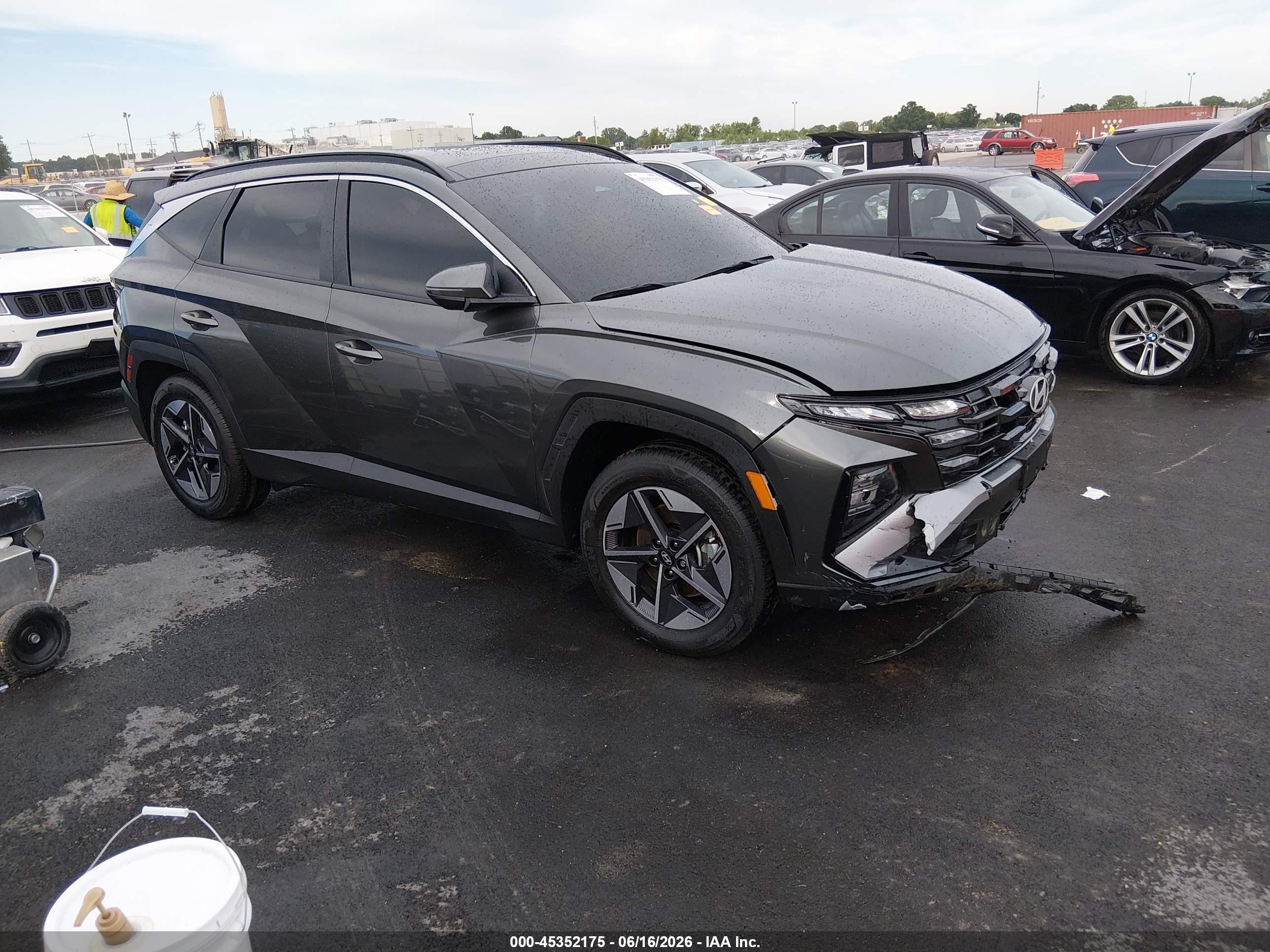 2025 Hyundai Tucson Hybrid VIN KM8JCDD16SU296252 — IAAI salvage auction photo