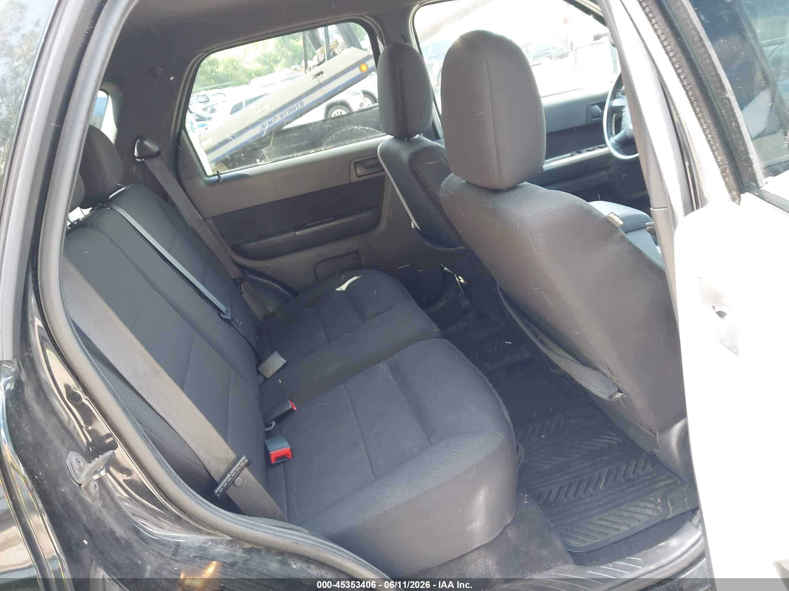 2010 Ford Escape VIN 1FMCU0DG7AKA87048 IAAI salvage auction — Normal Wear, Clear (Michigan), sold $400 on 2026-07-12 (photo 8)