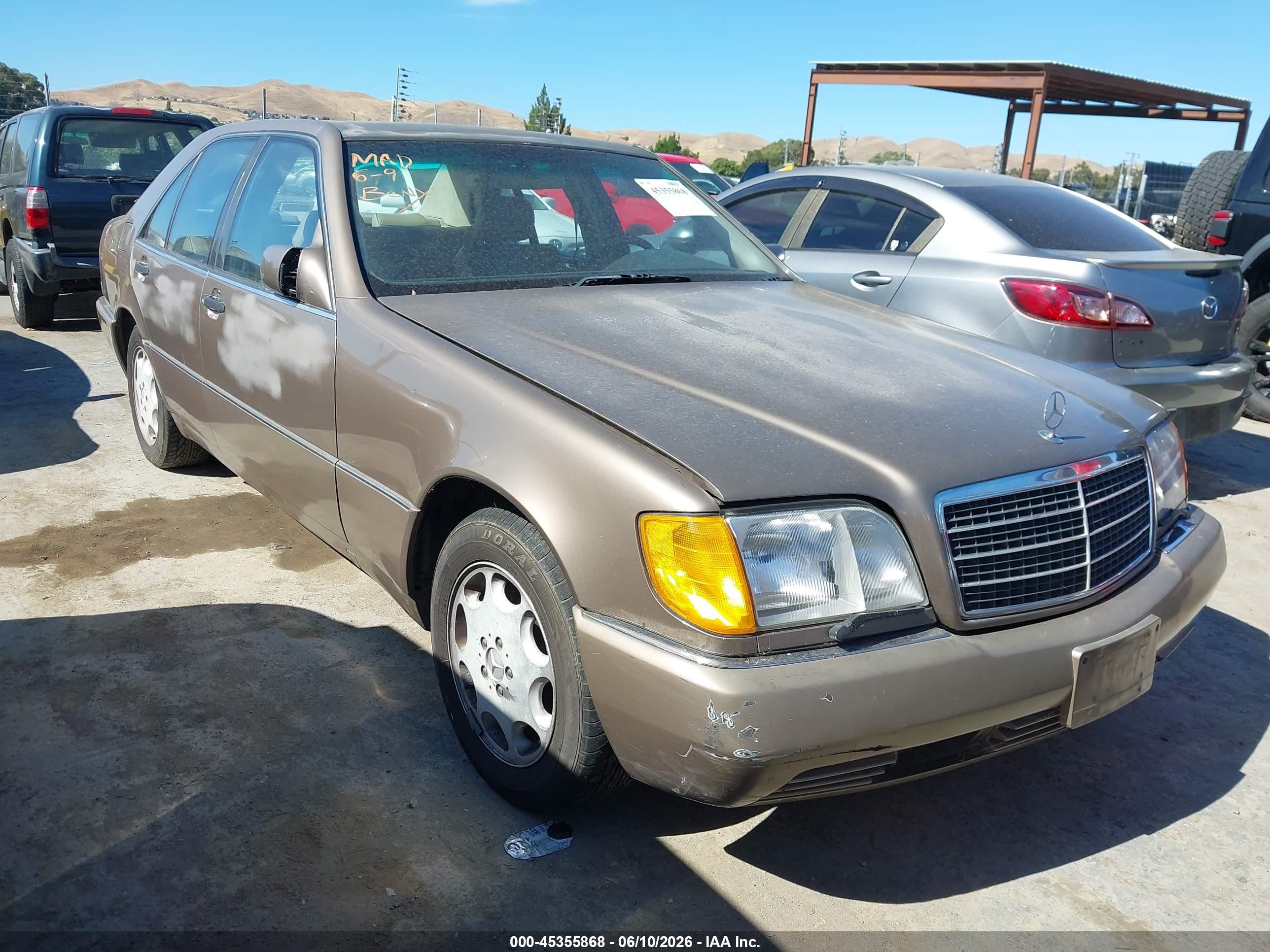 1992 Mercedes-Benz 300 VIN WDBGA32E9NA024366 — IAAI salvage auction photo