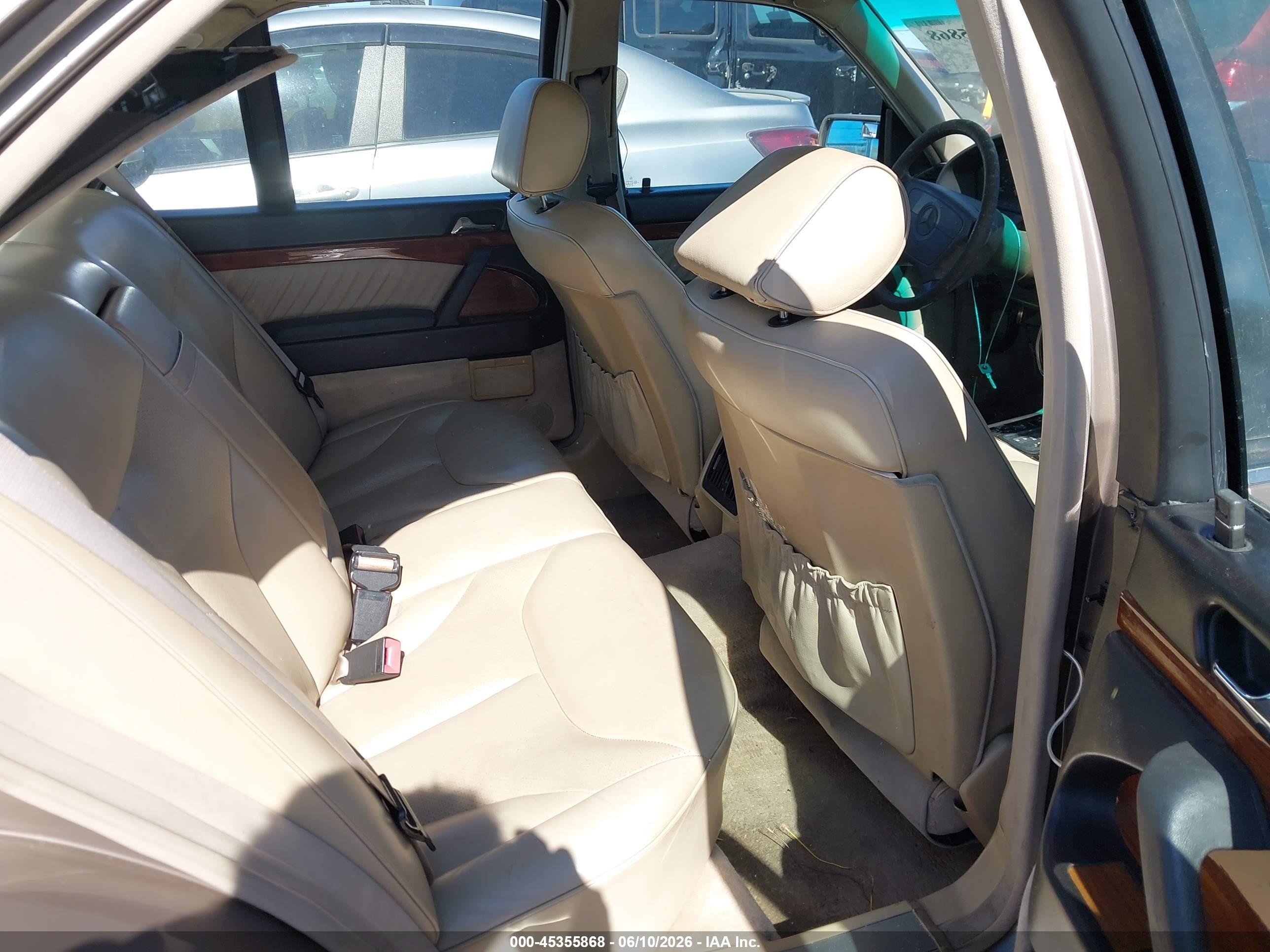 1992 Mercedes-Benz 300 VIN WDBGA32E9NA024366 IAAI salvage auction — Normal Wear, Clear - Dealer Only (California), sold $275 on 2026-07-02 (photo 8)