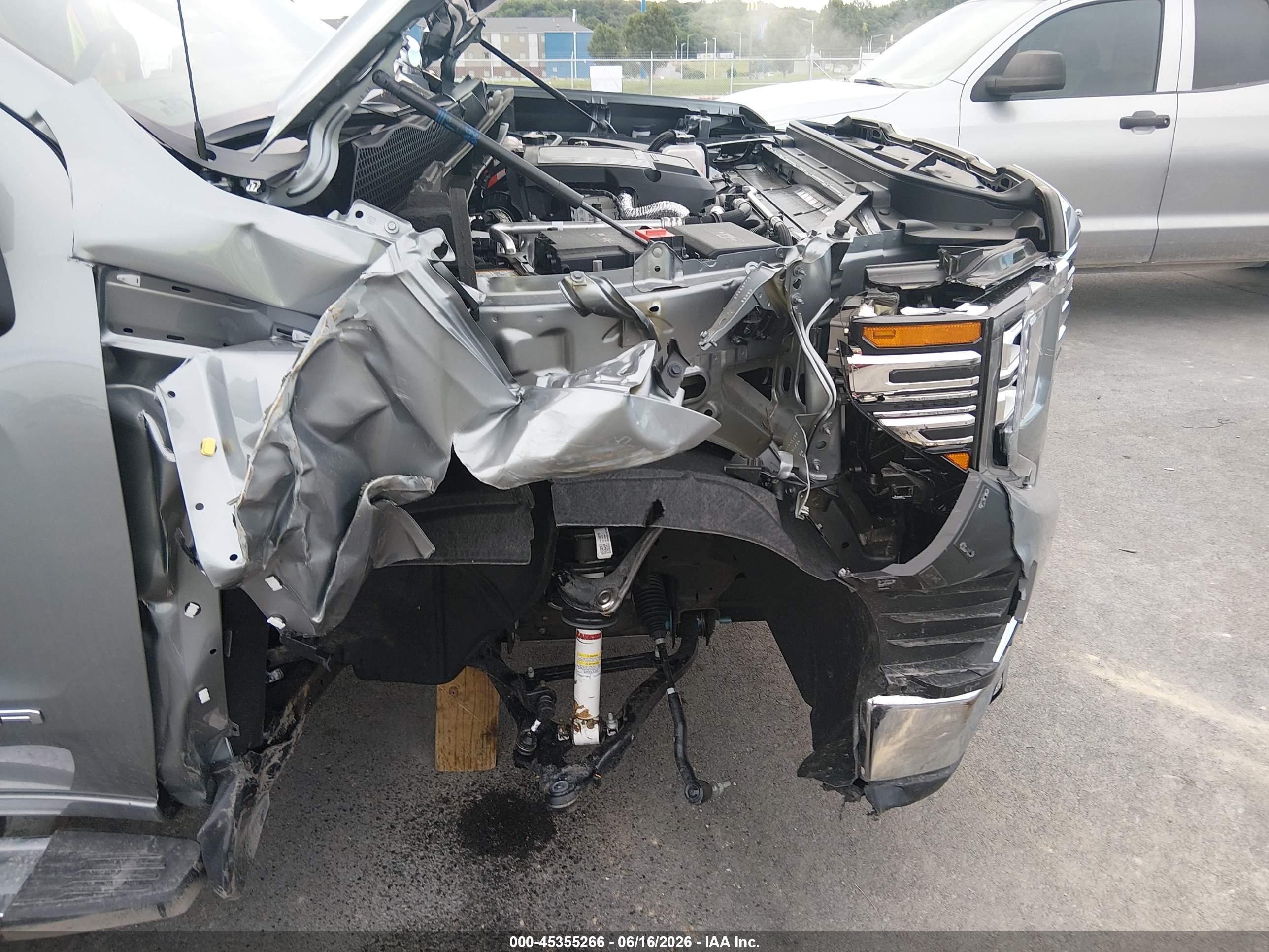 2026 GMC Sierra 1500 VIN 1GTUUDE88TZ334174 IAAI salvage auction — Unknown, Salvage (Illinois), sold $32,250 on 2026-08-23 (photo 6)