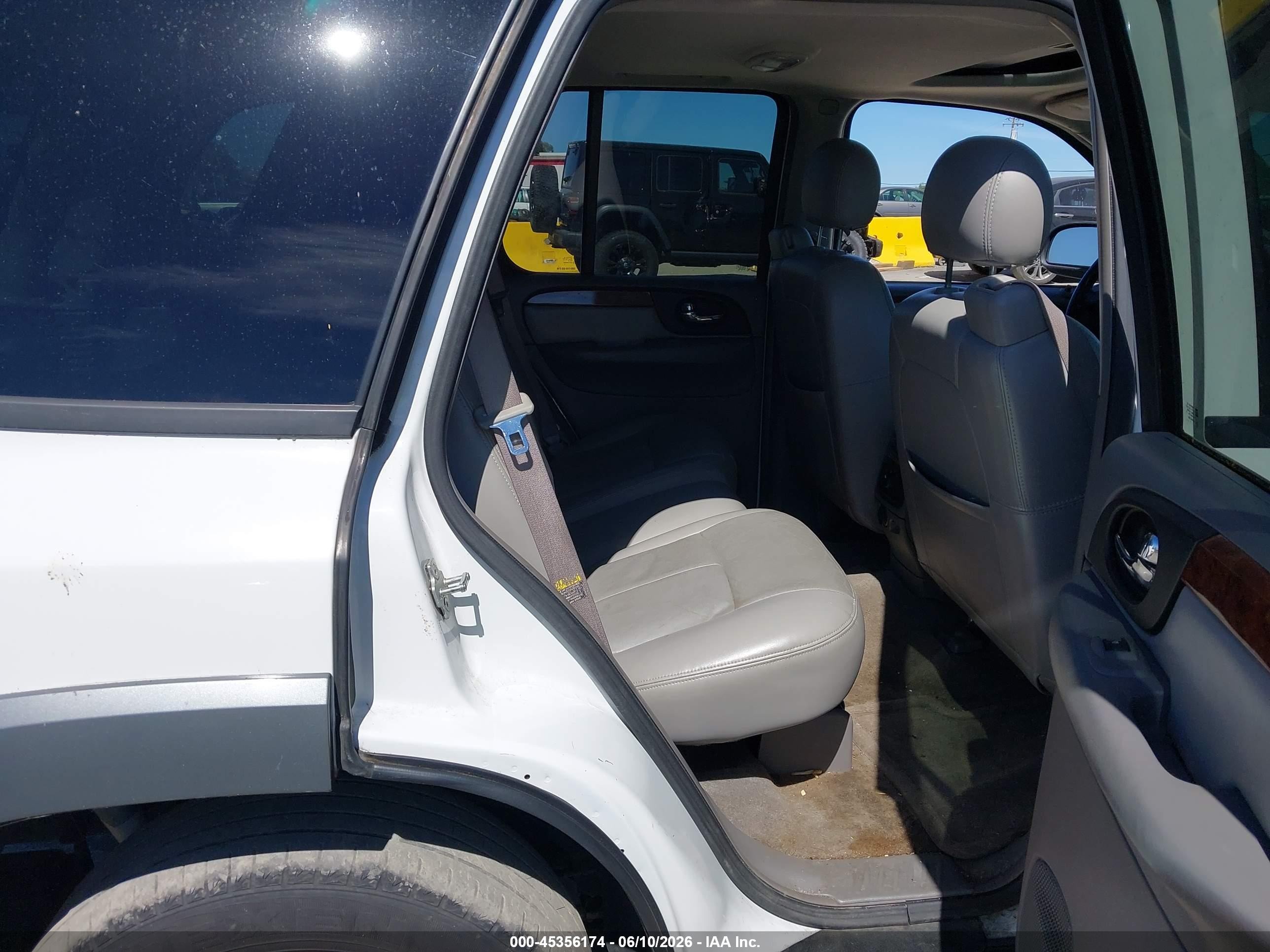 2006 Isuzu Ascender VIN 4NUDT13S662701137 IAAI salvage auction — Normal Wear, Clear - Dealer Only (California), sold $375 on 2026-07-09 (photo 8)