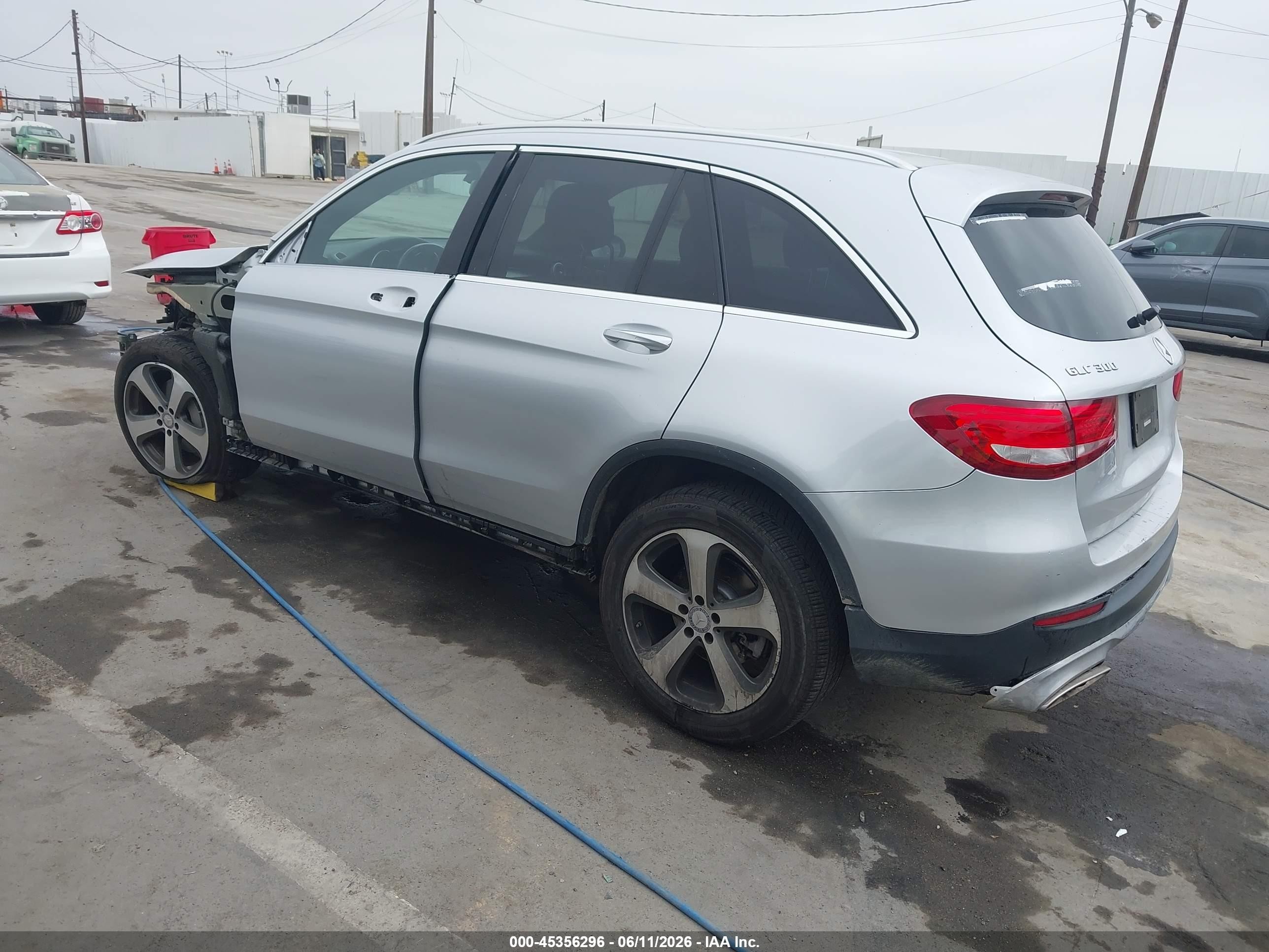 2017 Mercedes-benz Glc VIN WDC0G4JB5HF127297 IAAI salvage auction — Front End, Salvage (California), sold $4,100 on 2026-09-13 (photo 3)