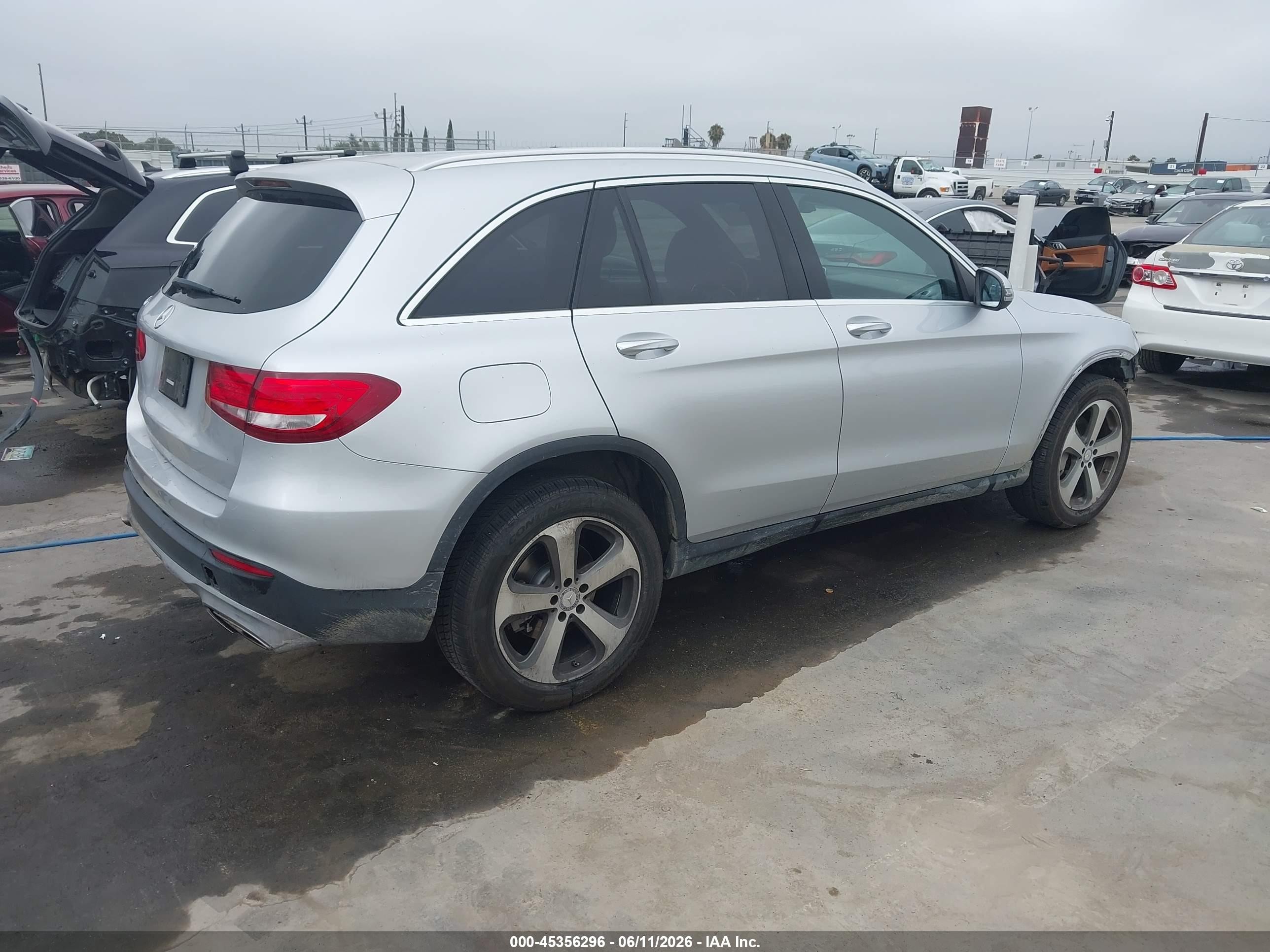 2017 Mercedes-benz Glc VIN WDC0G4JB5HF127297 IAAI salvage auction — Front End, Salvage (California), sold $4,100 on 2026-09-13 (photo 4)