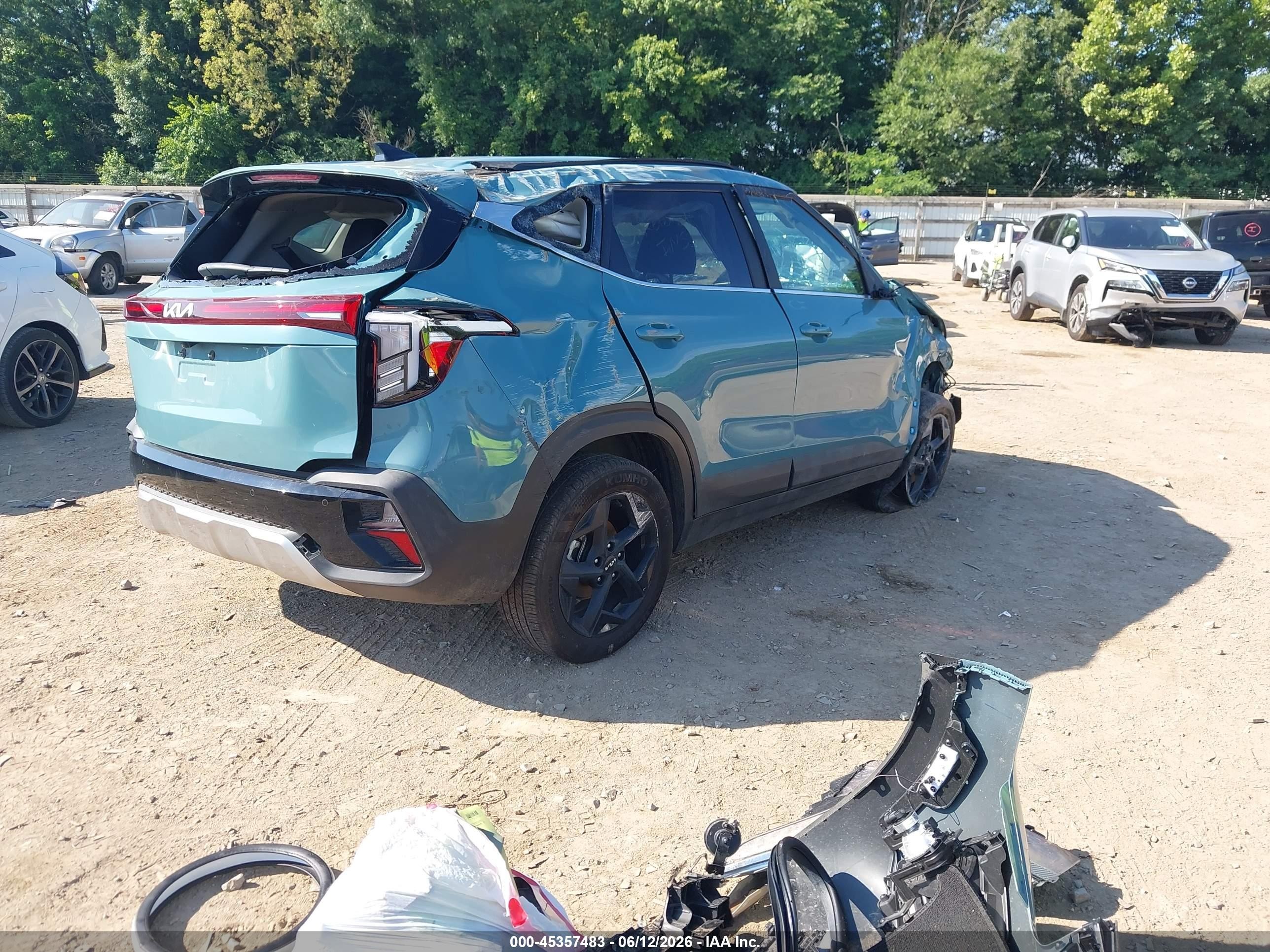 2026 Kia Seltos VIN KNDER2AA7T7838097 IAAI salvage auction — Front & Rear, Salvage (Tennessee), sold $1,400 on 2026-09-09 (photo 4)