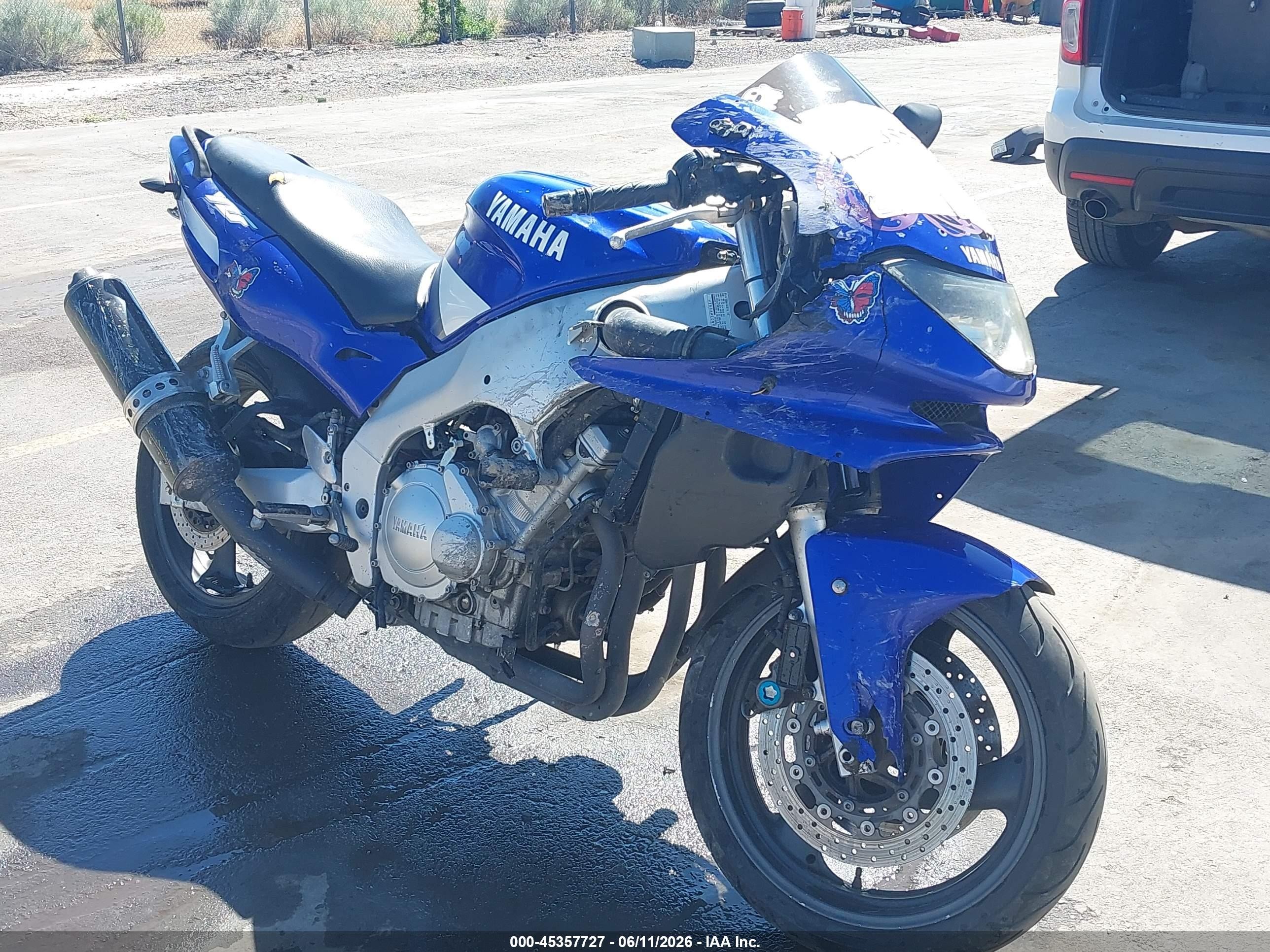 2000 Yamaha YZF600 VIN JYA5AHE09YA021621 IAAI salvage auction — Side, Salvage (Idaho), sold $300 on 2026-07-09 (photo 1)