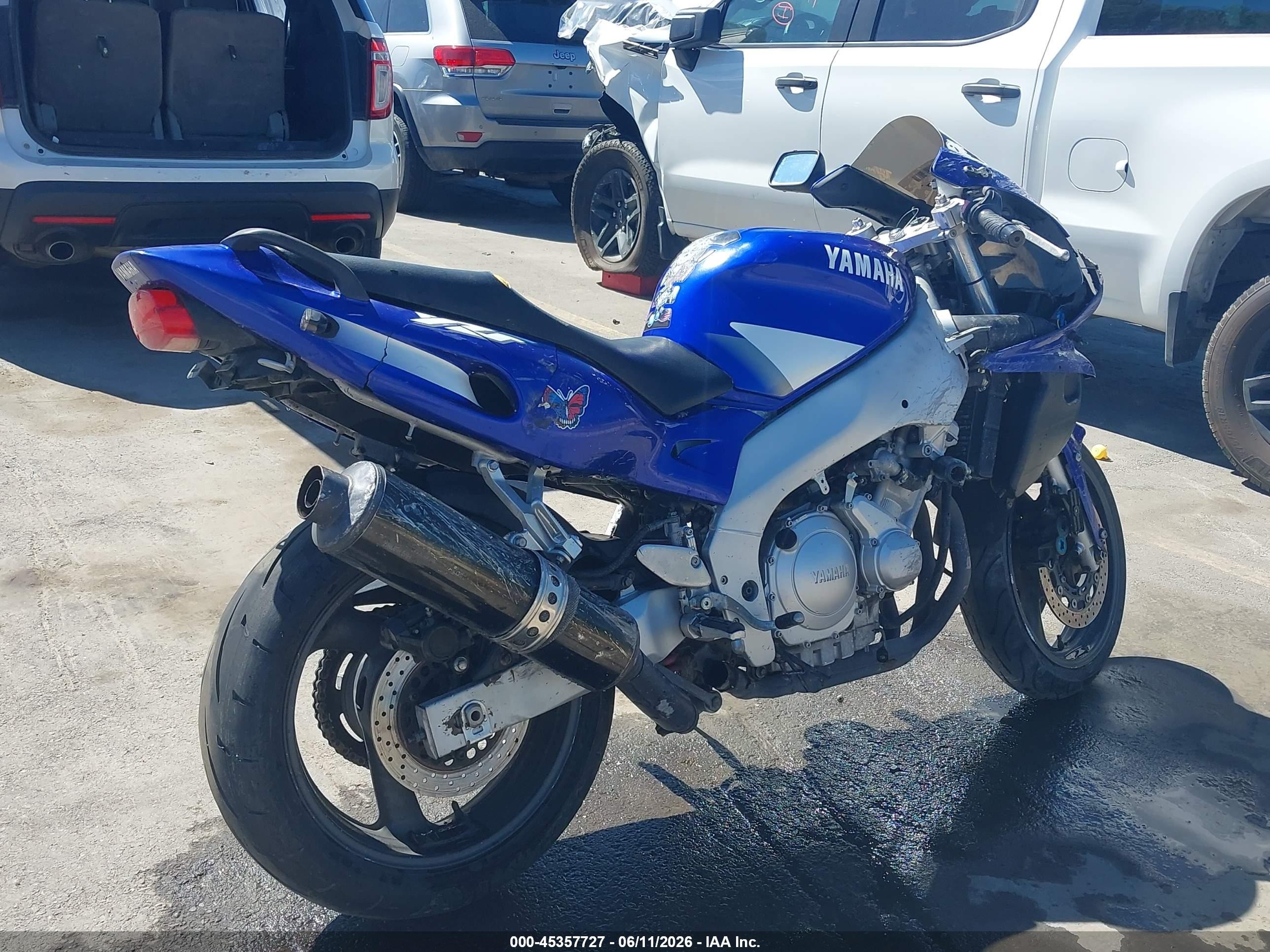 2000 Yamaha YZF600 VIN JYA5AHE09YA021621 IAAI salvage auction — Side, Salvage (Idaho), sold $300 on 2026-07-09 (photo 4)
