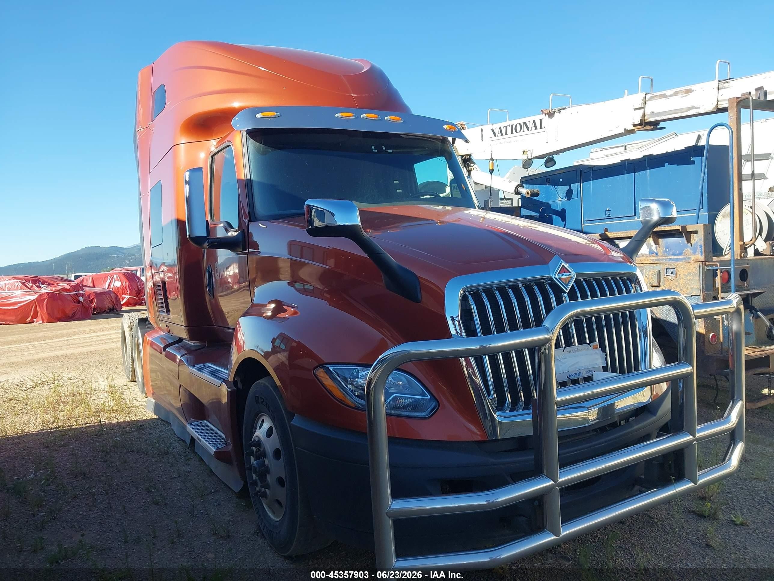 2023 International LT VIN 3HSDZAPR5PN008525 — IAAI salvage auction photo