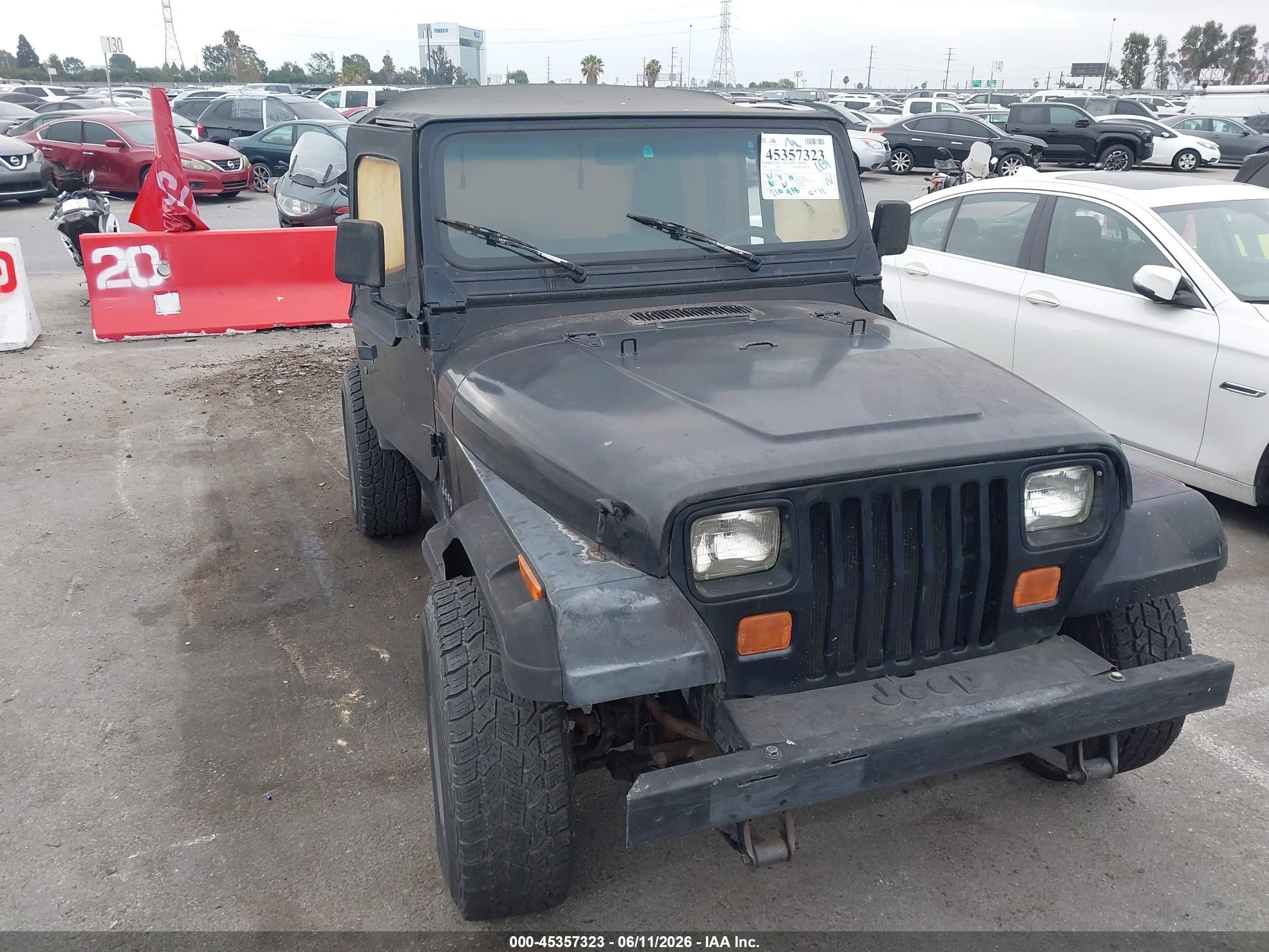 1992 Jeep Wrangler VIN 2J4FY19PXNJ530295 IAAI salvage auction — Normal Wear, Clear - Dealer Only (California), sold $300 on 2026-07-02 (photo 6)