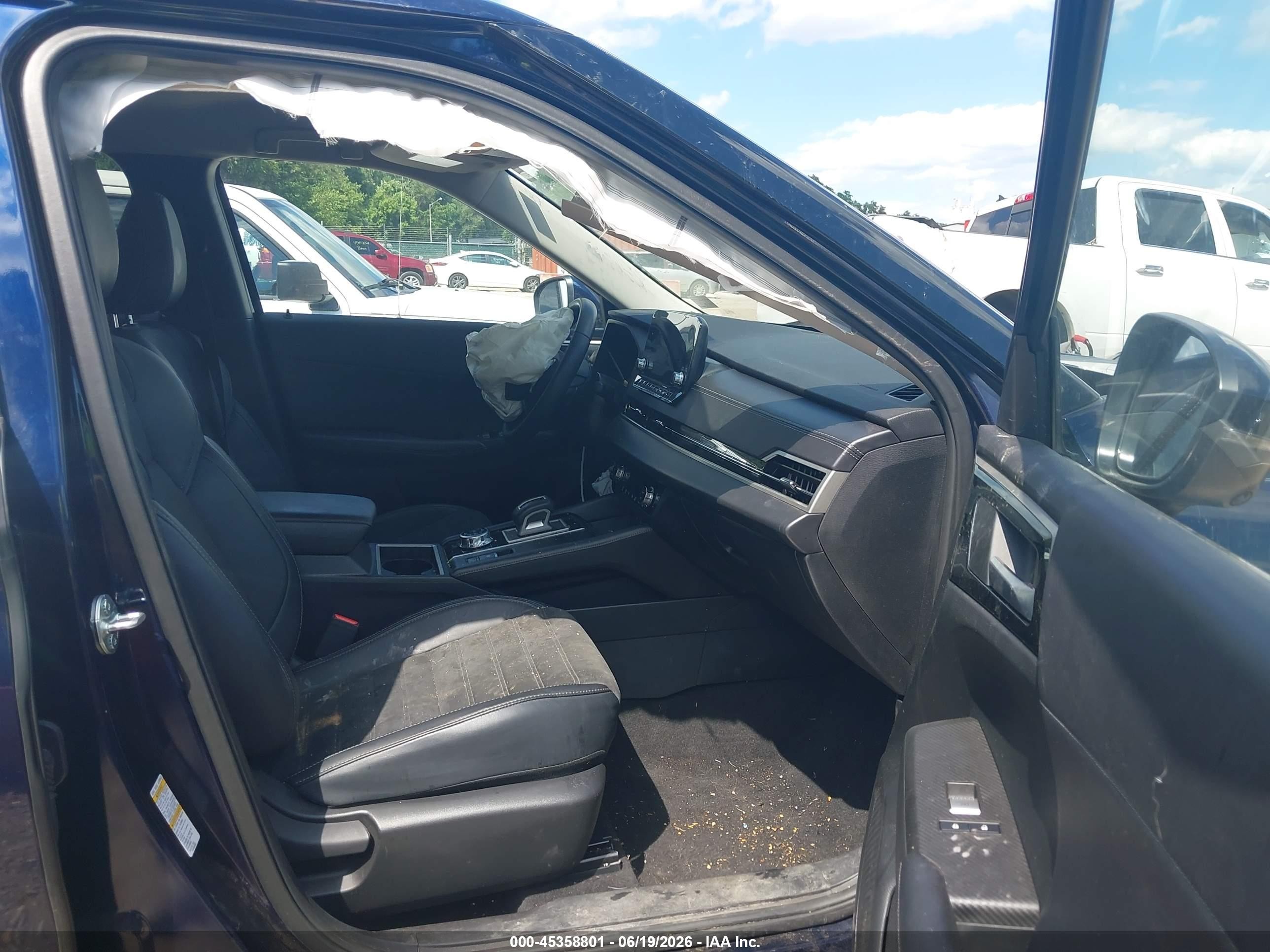 2024 Mitsubishi Outlander VIN JA4J4VA88RZ064168 IAAI salvage auction — Front End, Wait Title, sold $8,775 on 2026-09-17 (photo 5)