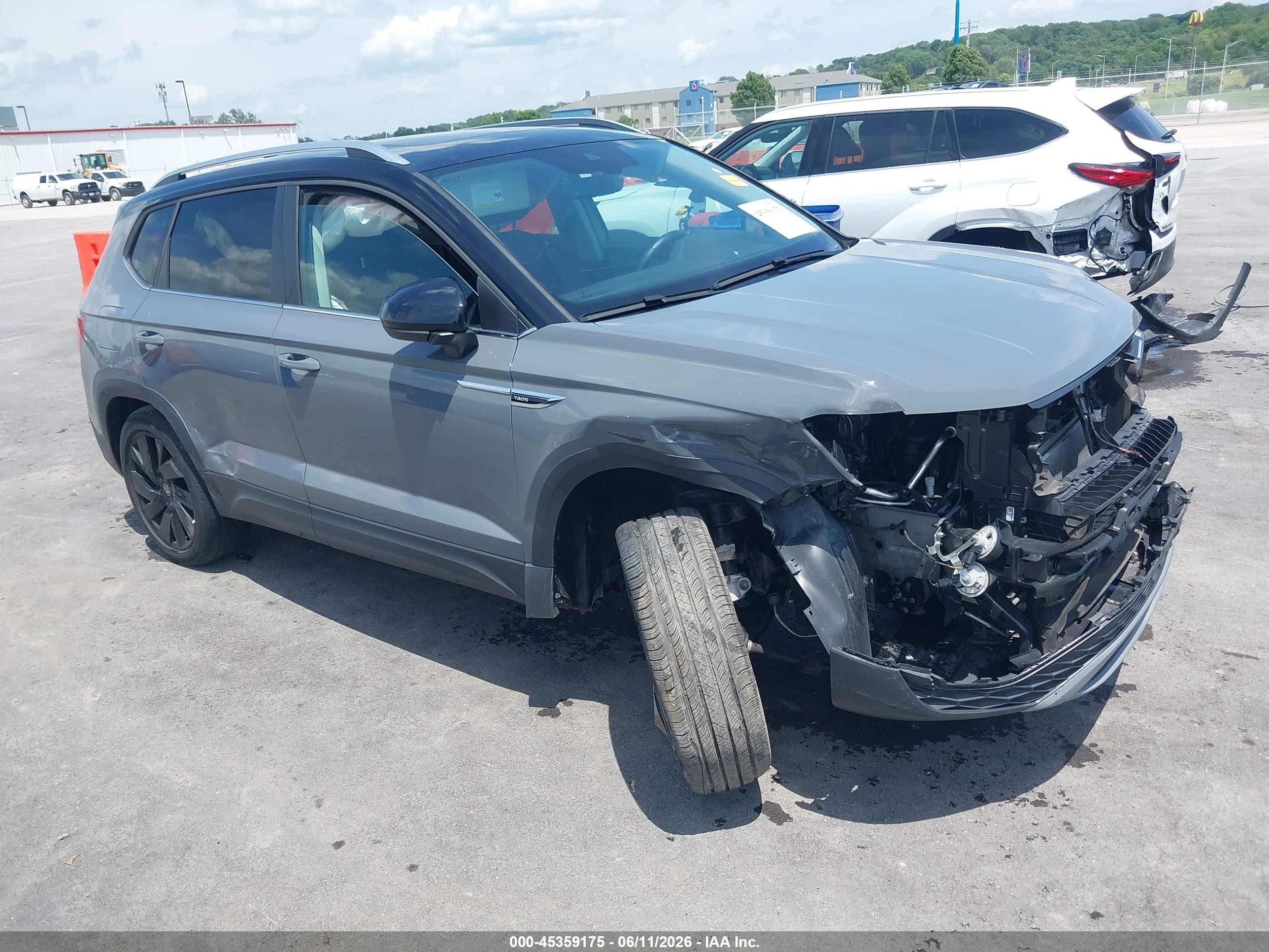 2024 Volkswagen Taos VIN 3VVVX7B27RM051113 IAAI salvage auction — Front End, Salvage (Missouri), sold $3,800 on 2026-09-11 (photo 1)