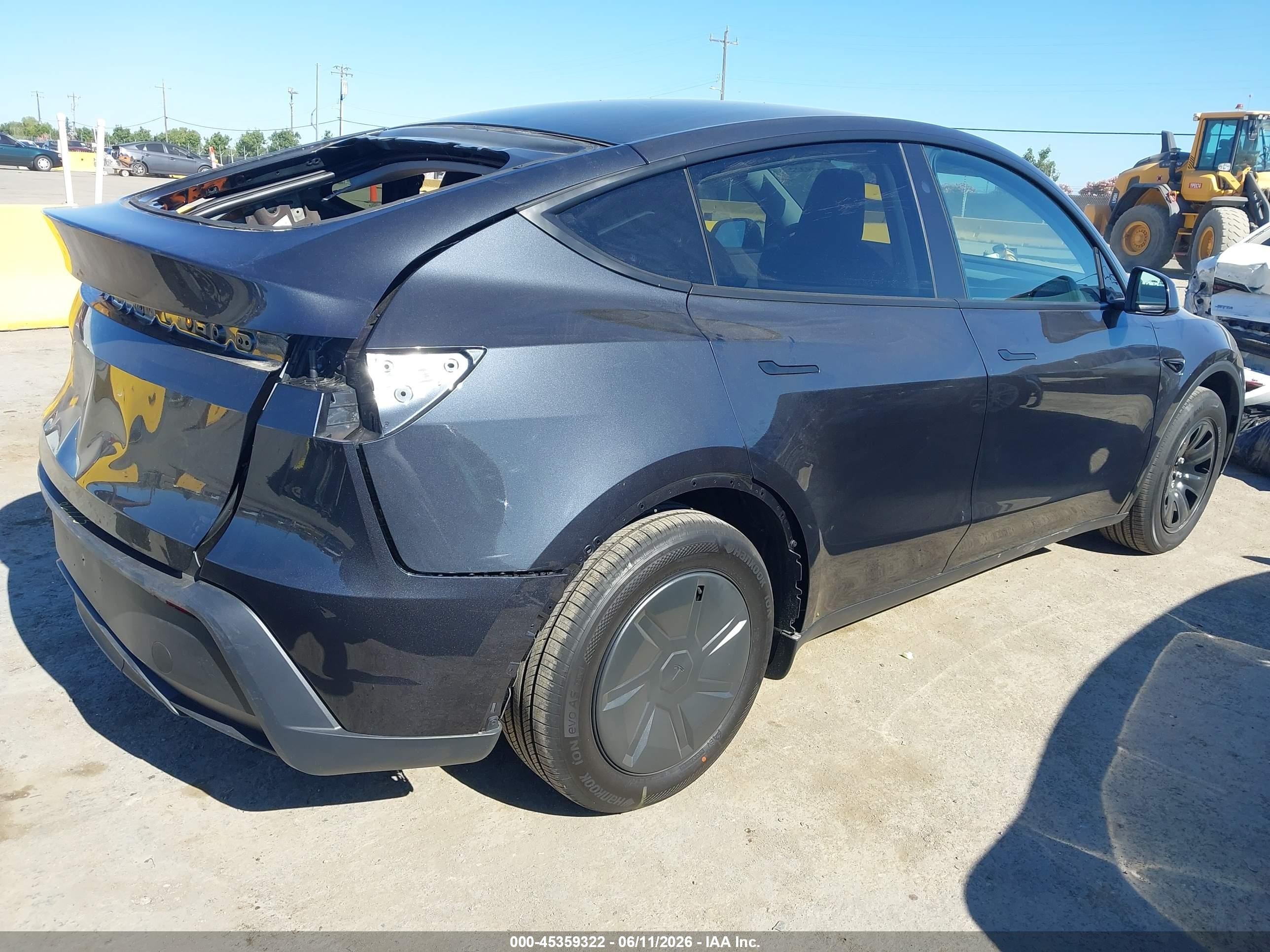 2026 Tesla Model Y VIN 7SAYGDED5TA607440 IAAI salvage auction — Rear End, Salvage (California), sold $17,550 on 2026-07-09 (photo 4)