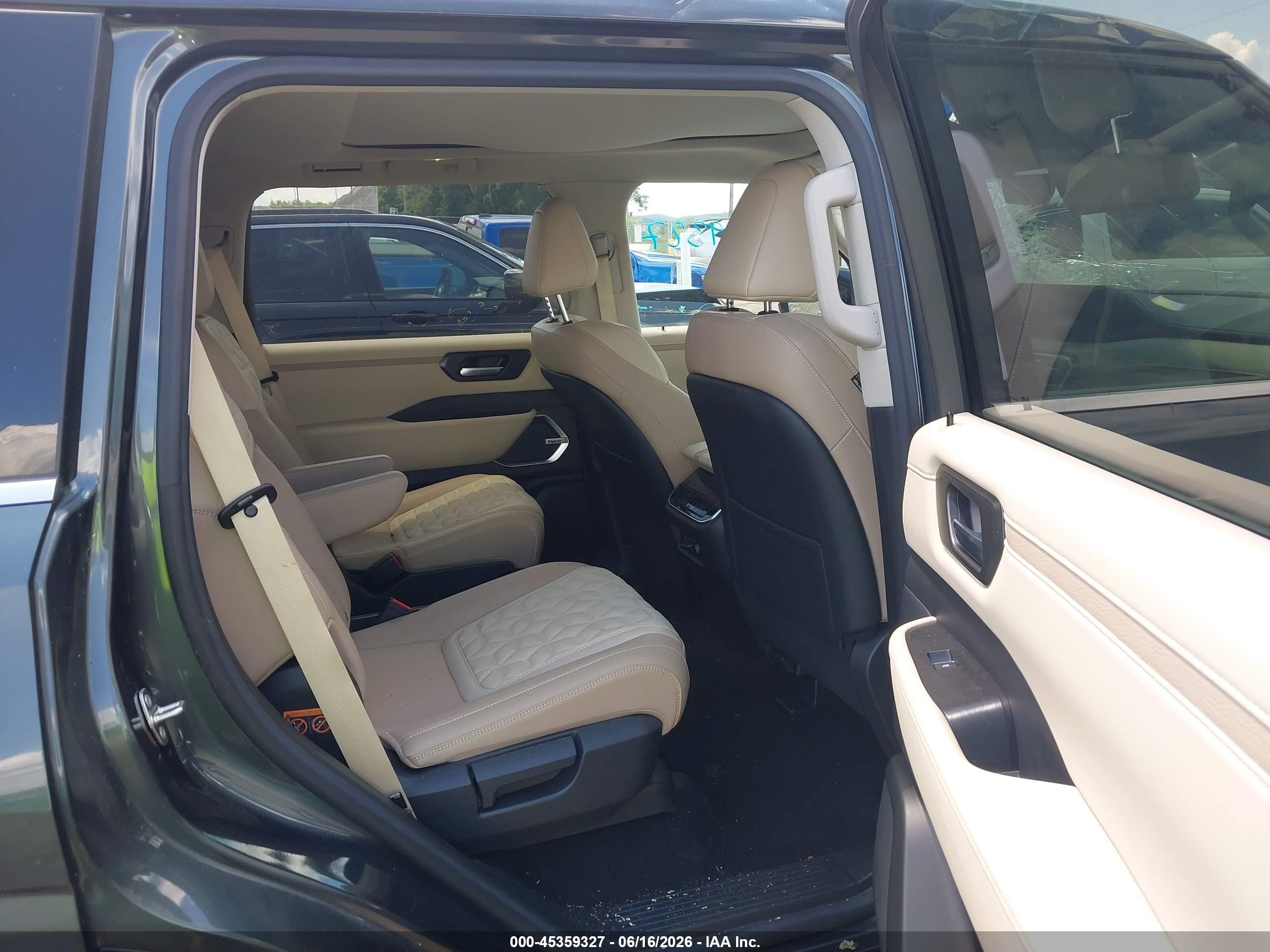 2025 Nissan Armada VIN JN8AY3EB2S9102945 IAAI salvage auction — Top/Roof, Salvage (Tennessee), sold $38,000 on 2026-07-09 (photo 8)