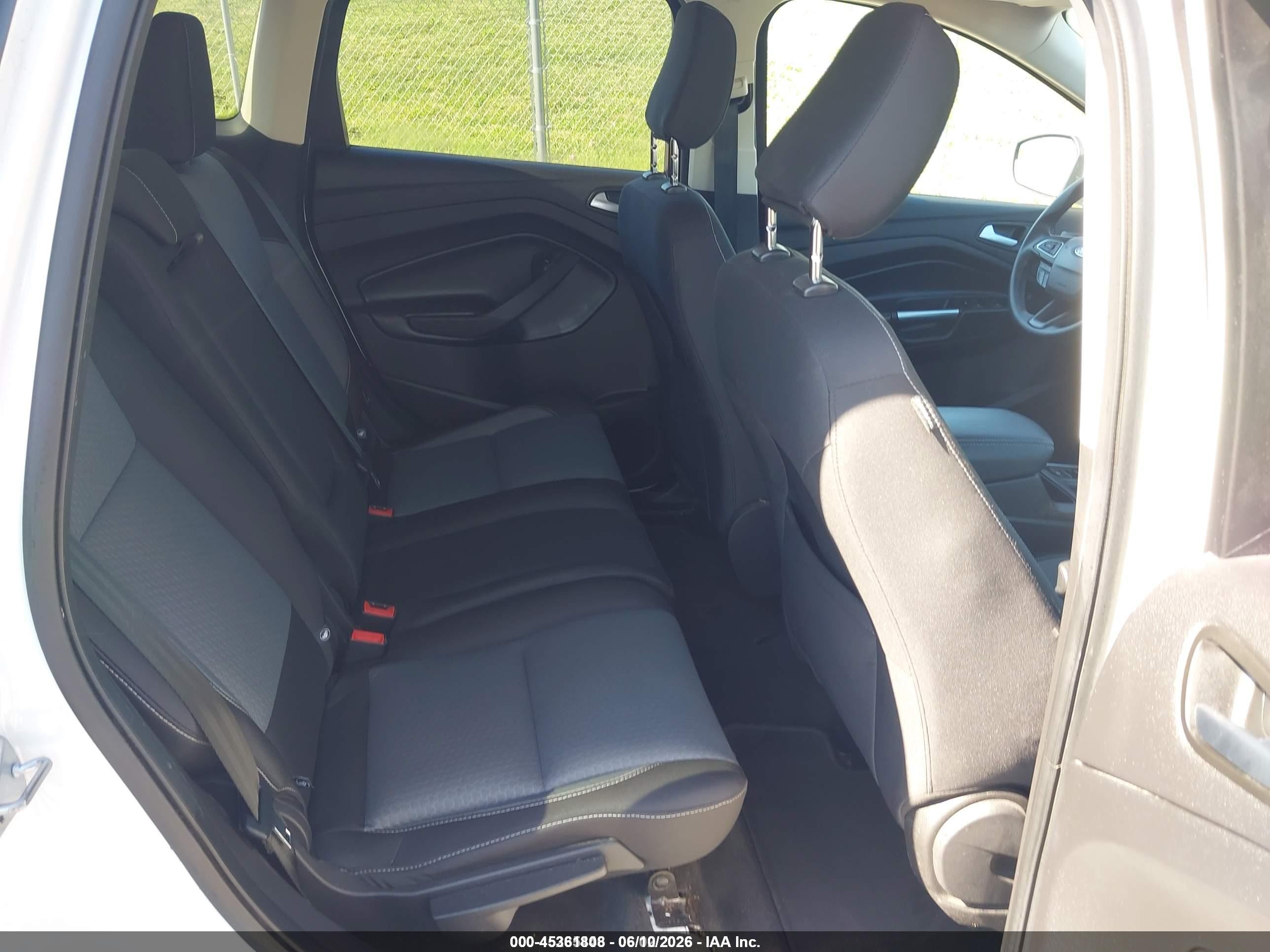 2018 Ford Escape VIN 1FMCU9GD7JUD08450 IAAI salvage auction — Normal Wear, SF97 (Illinois), sold $4,750 on 2026-07-09 (photo 8)