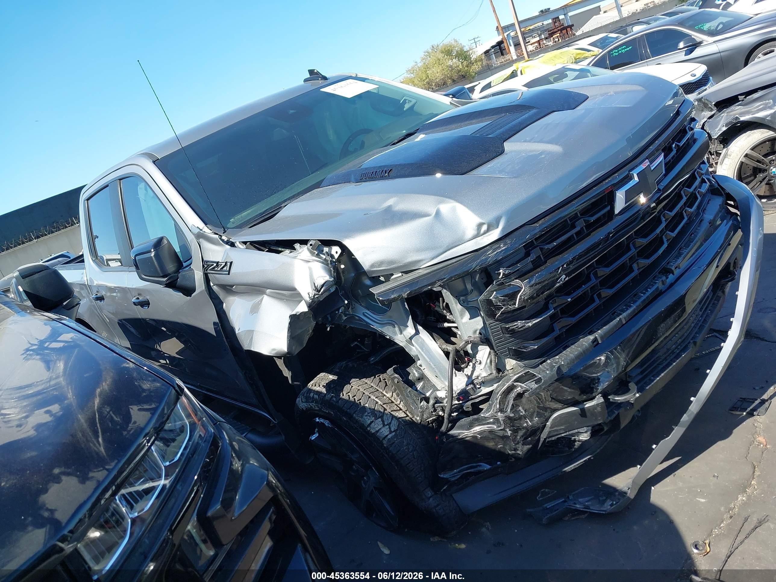2025 Chevrolet Silverado 1500 VIN 3GCUKFE81SG391431 — IAAI salvage auction photo