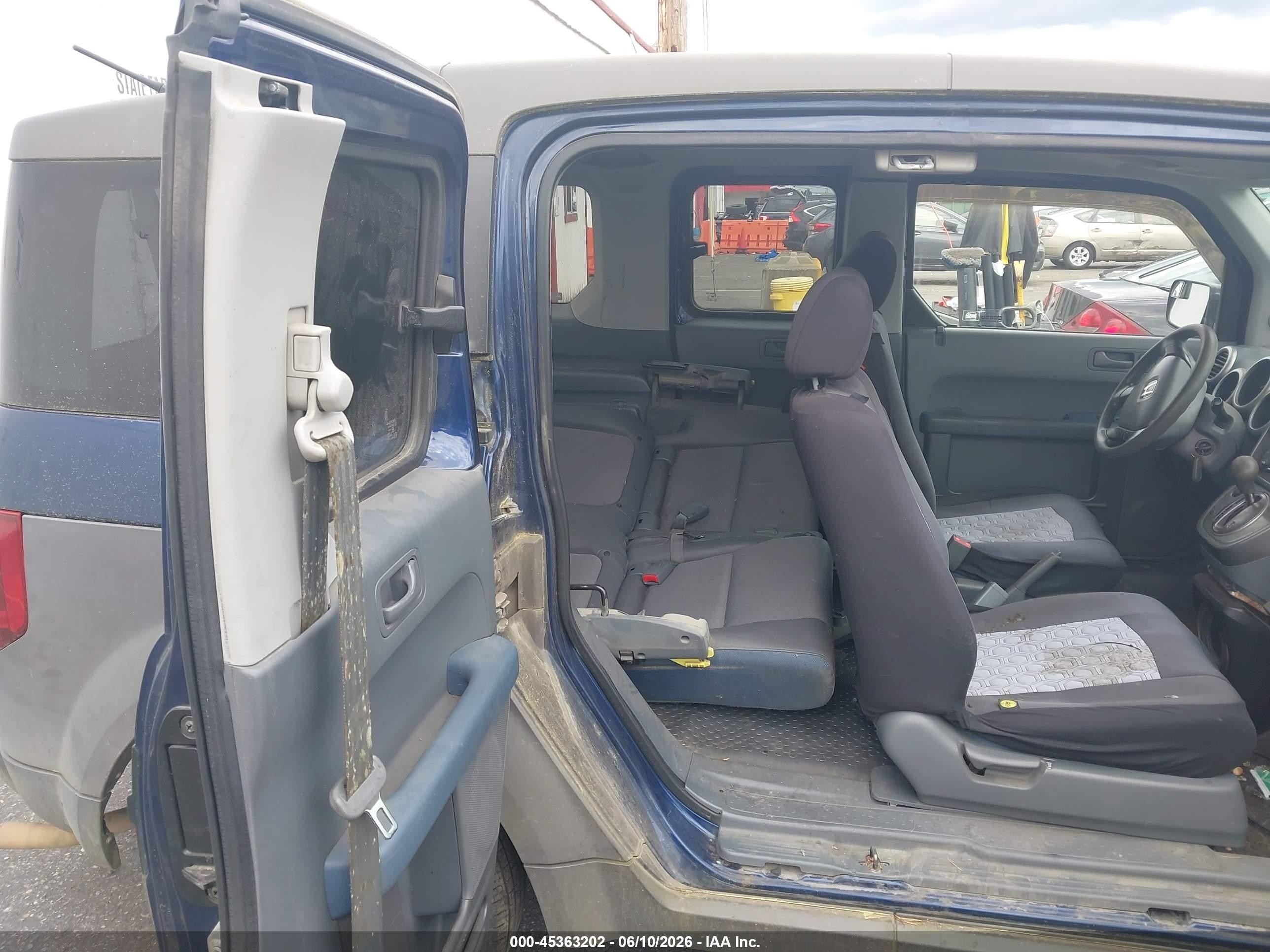 2003 Honda Element VIN 5J6YH28553L011094 IAAI salvage auction — Normal Wear, Clear-Dealer Only (Oregon), sold $100 on 2026-07-09 (photo 8)