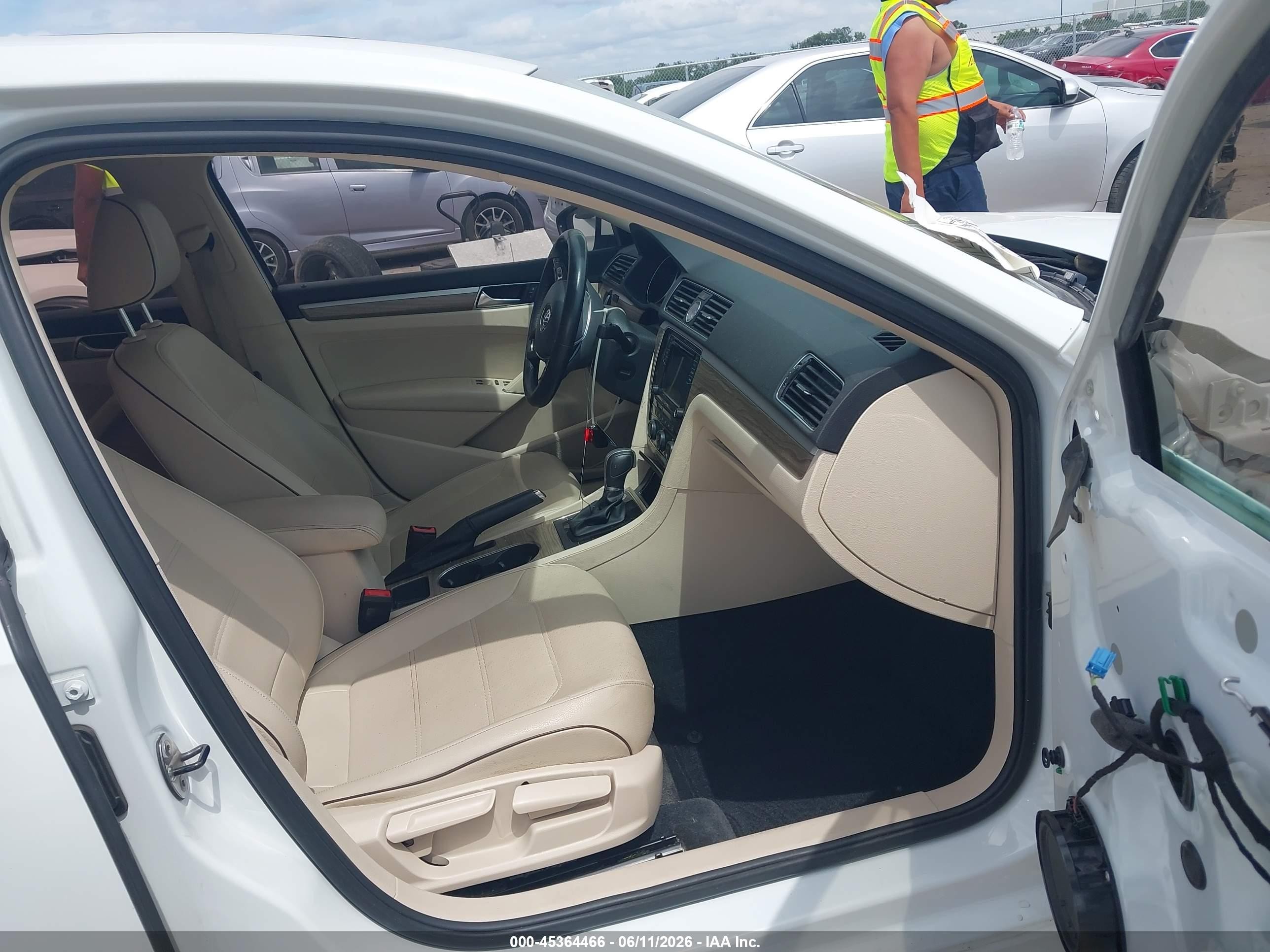 2017 Volkswagen Passat VIN 1VWBT7A34HC024424 IAAI salvage auction — Front End, Original (Texas), sold $2,400 on 2026-09-11 (photo 5)