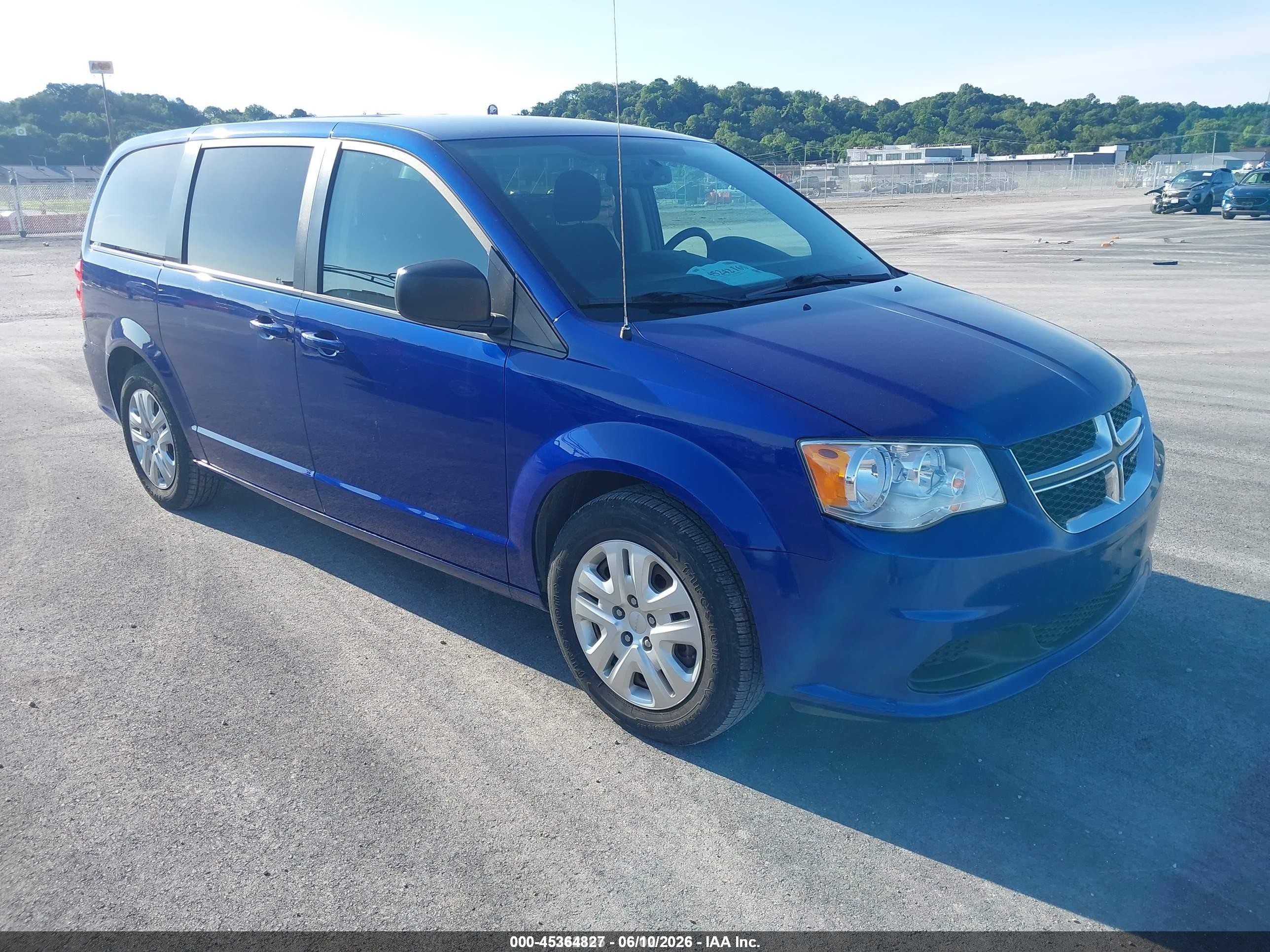 2018 Dodge Grand Caravan VIN 2C4RDGBG2JR255612 IAAI salvage auction — Front End, SF97 (Illinois), sold $8,050 on 2026-07-09 (photo 1)