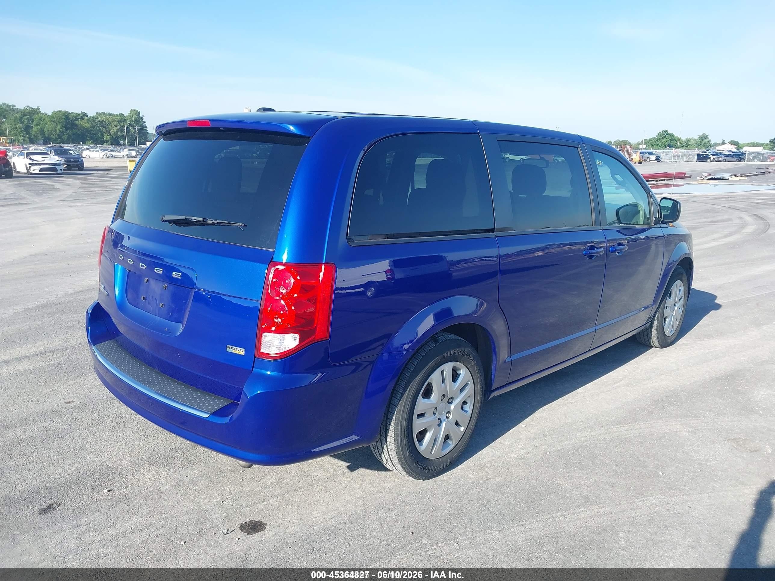 2018 Dodge Grand Caravan VIN 2C4RDGBG2JR255612 IAAI salvage auction — Front End, SF97 (Illinois), sold $8,050 on 2026-07-09 (photo 4)