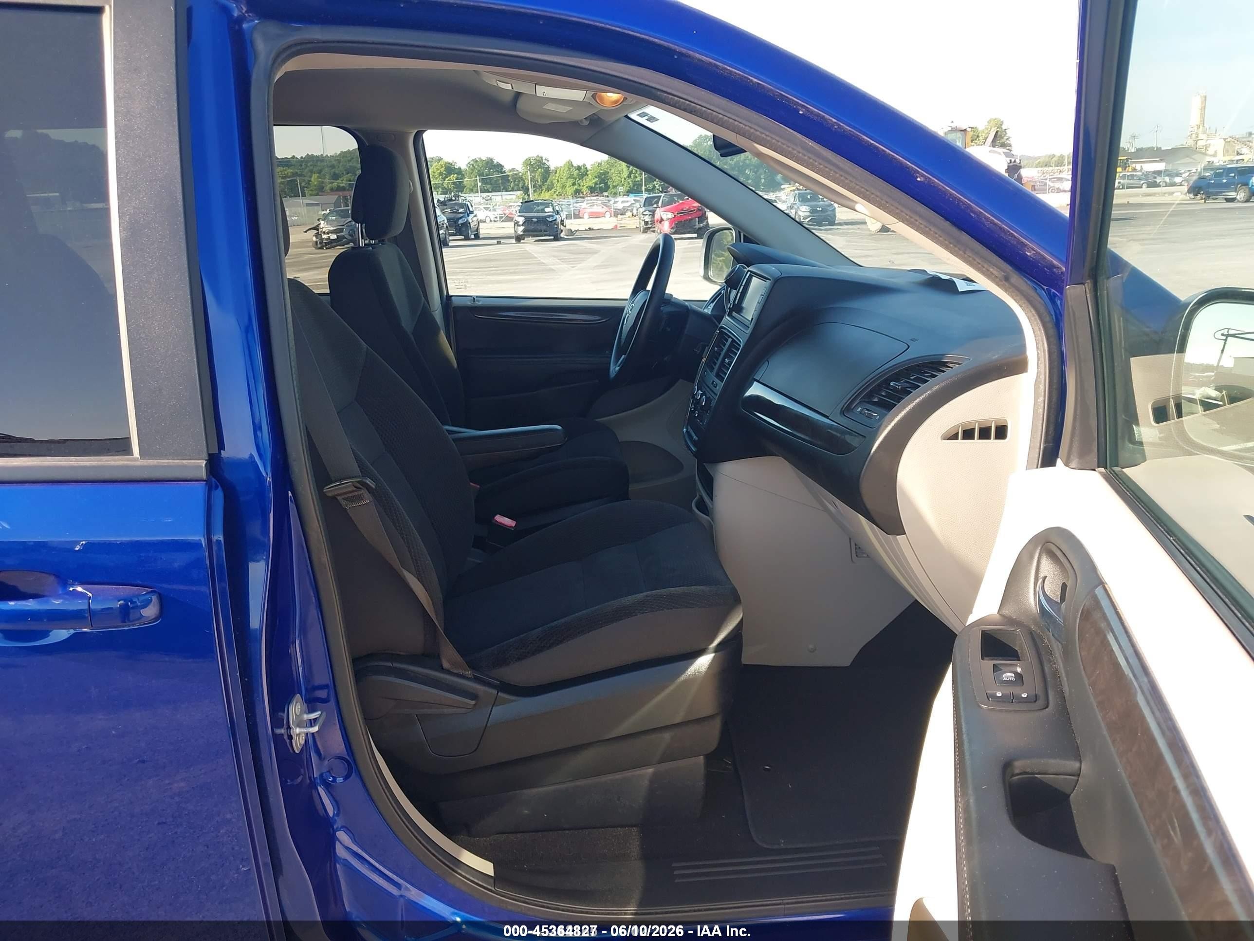 2018 Dodge Grand Caravan VIN 2C4RDGBG2JR255612 IAAI salvage auction — Front End, SF97 (Illinois), sold $8,050 on 2026-07-09 (photo 5)