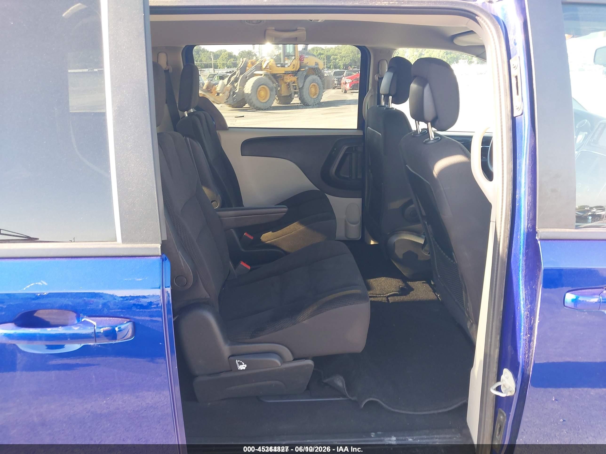 2018 Dodge Grand Caravan VIN 2C4RDGBG2JR255612 IAAI salvage auction — Front End, SF97 (Illinois), sold $8,050 on 2026-07-09 (photo 8)