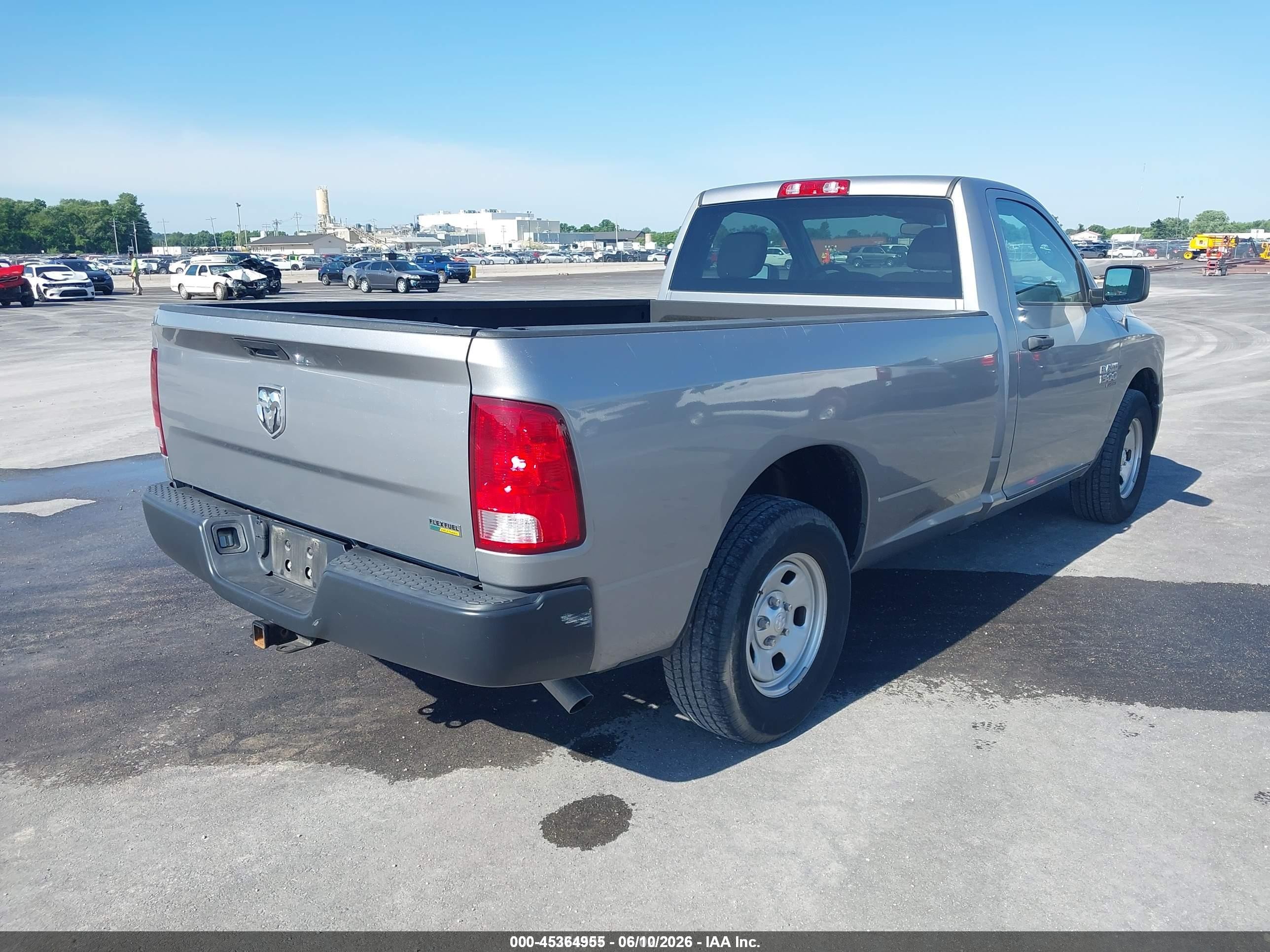 2019 Ram 1500 VIN 3C6JR6DG9KG584375 IAAI salvage auction — Rear End, SF97 (Illinois), sold $12,550 on 2026-07-09 (photo 4)