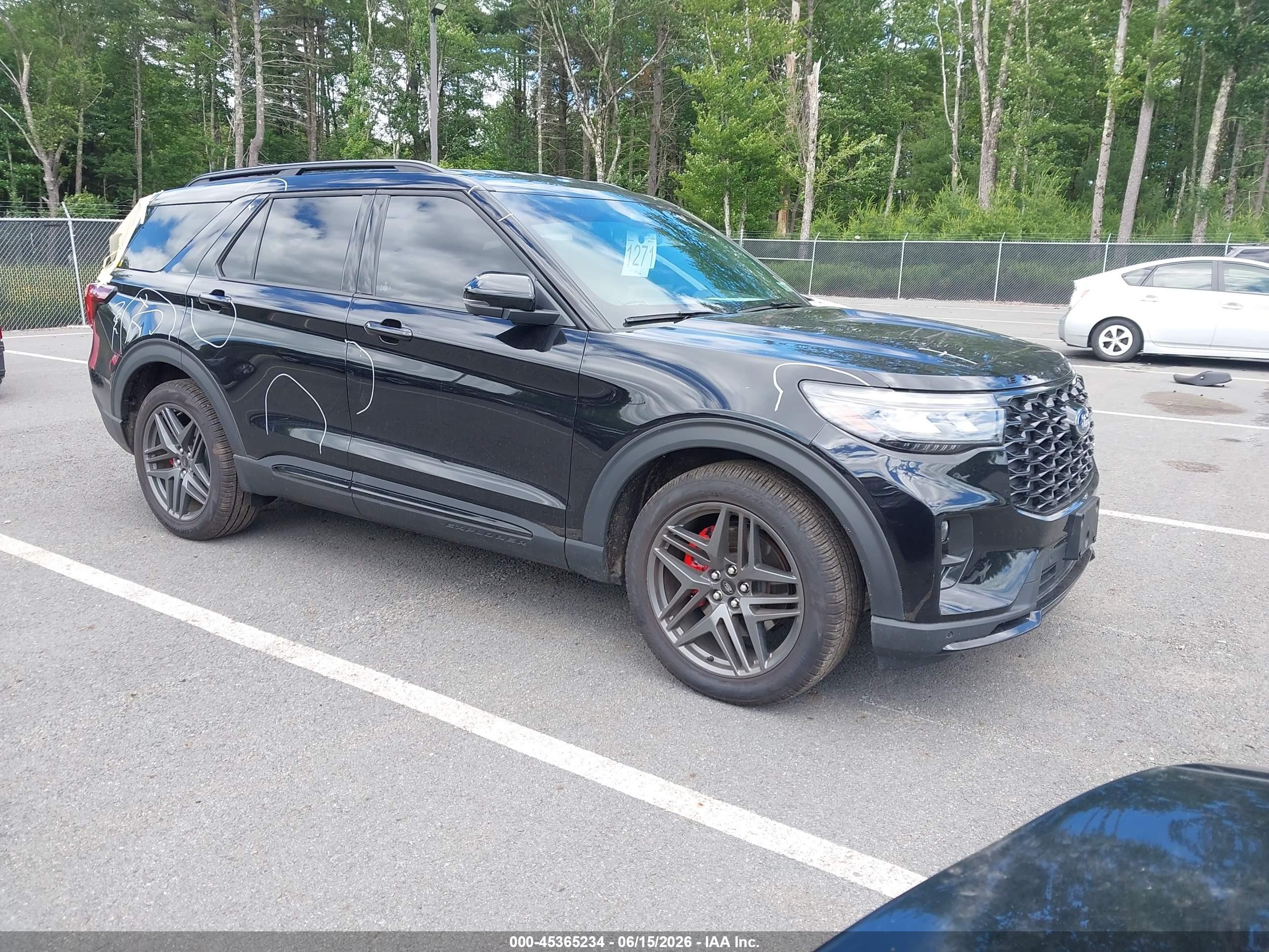 2025 Ford Explorer VIN 1FMWK8GC7SGC64325 — IAAI salvage auction photo
