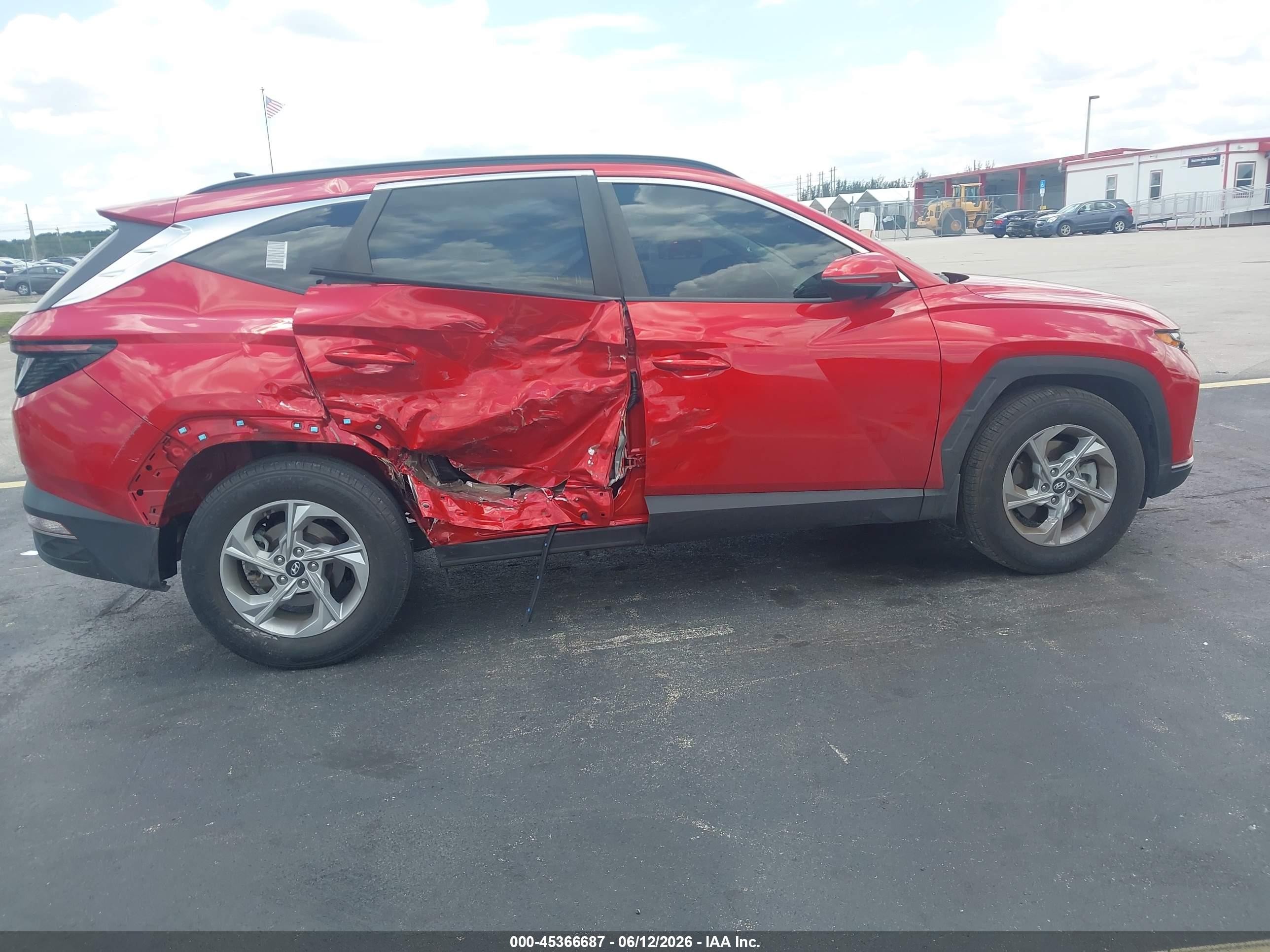2023 Hyundai Tucson VIN 5NMJB3AEXPH255209 IAAI salvage auction — Side, Rebuildable (Florida), sold $4,600 on 2026-09-06 (photo 6)