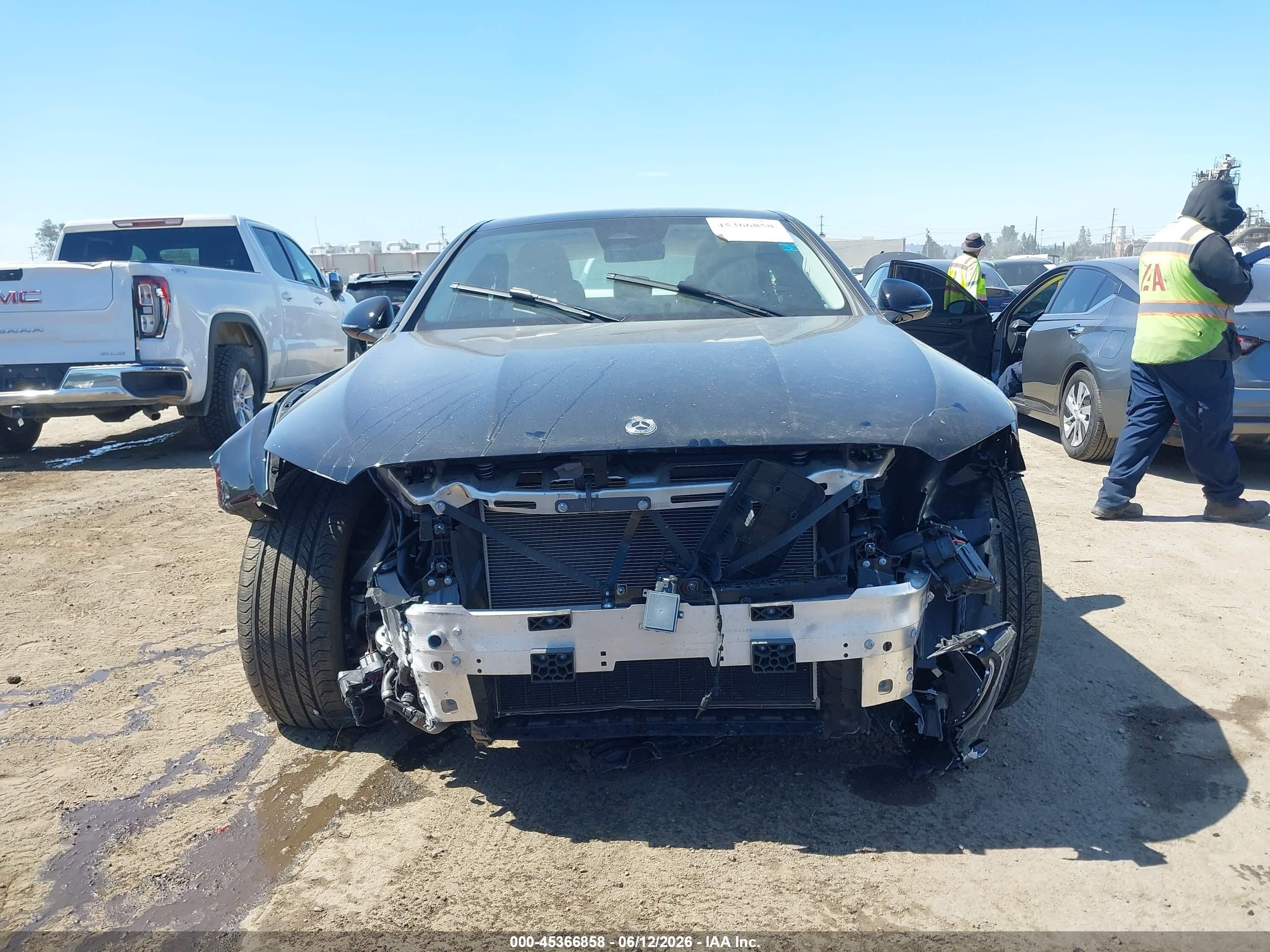 2025 Mercedes-Benz E-Class VIN W1KLF4GB1SA100413 IAAI salvage auction — Front & Rear, Salvage (California), sold $26,000 on 2026-08-21 (photo 6)