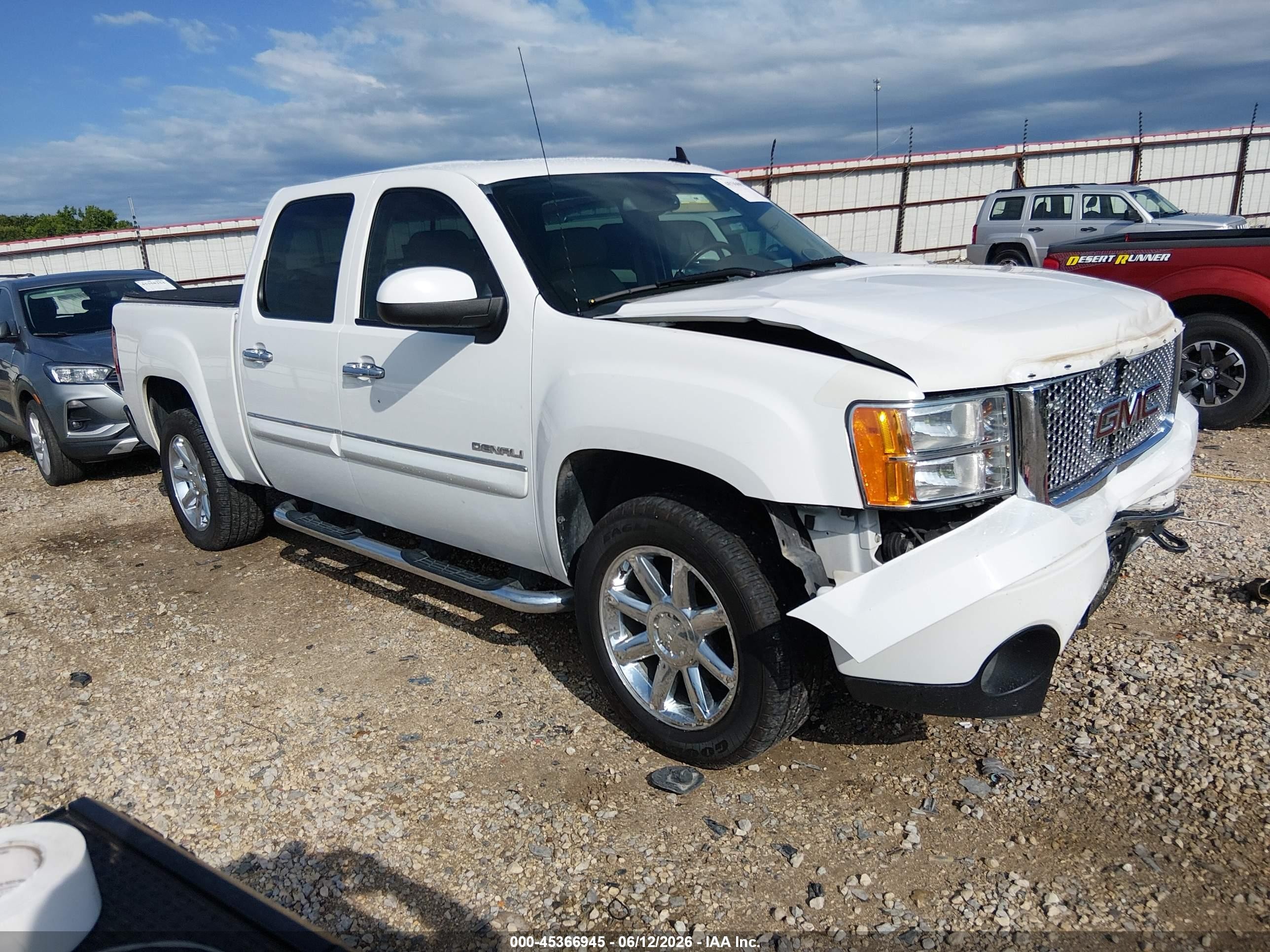 2011 GMC Sierra 1500 VIN 3GTP2XE2XBG366817 — IAAI salvage auction photo