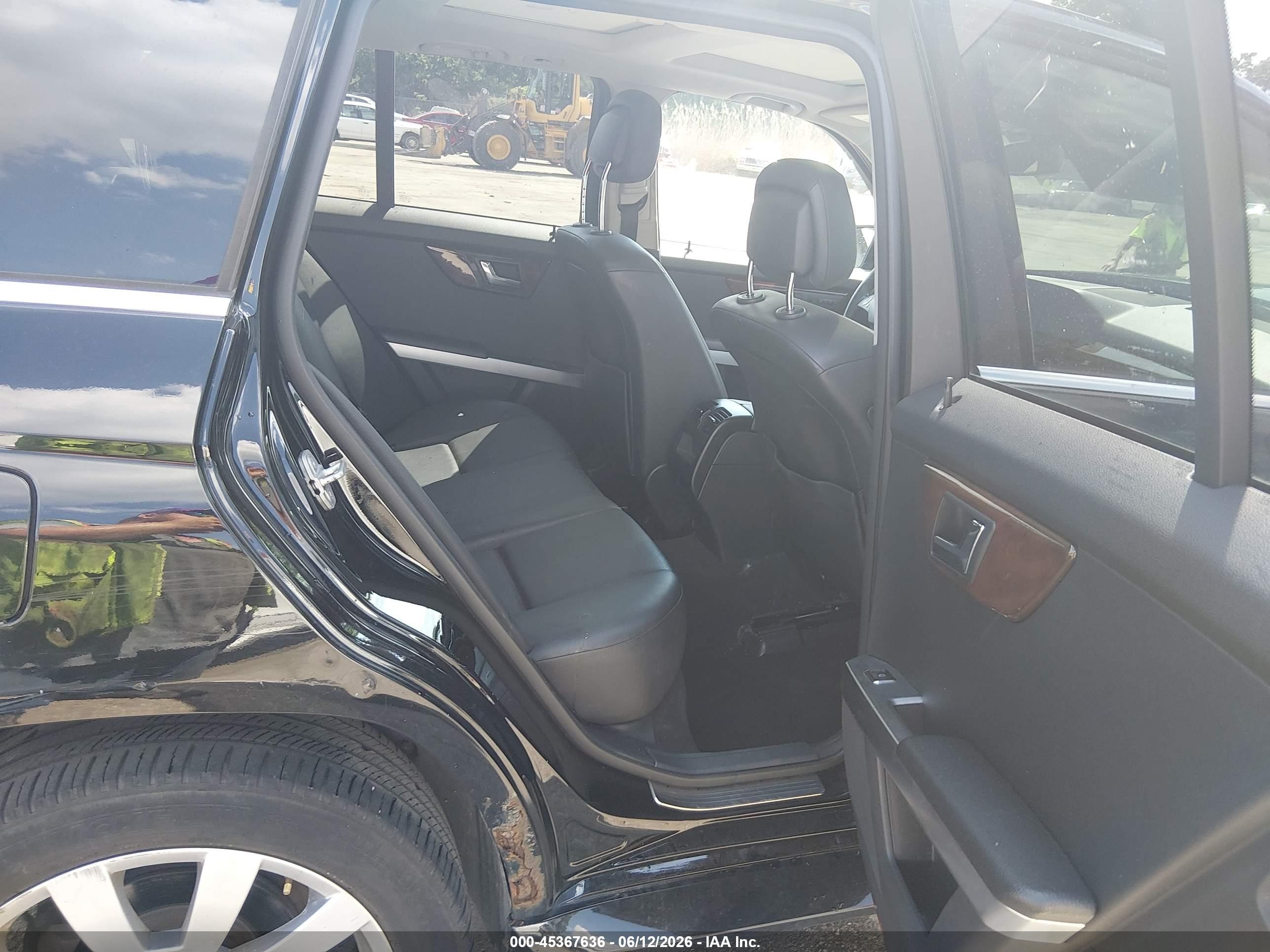 2010 Mercedes-Benz GLK-Class VIN WDCGG8HB9AF421187 IAAI salvage auction — Front End, Salvage - Greater Than 75% (Maryland), sold $1,050 on 2026-07-11 (photo 8)