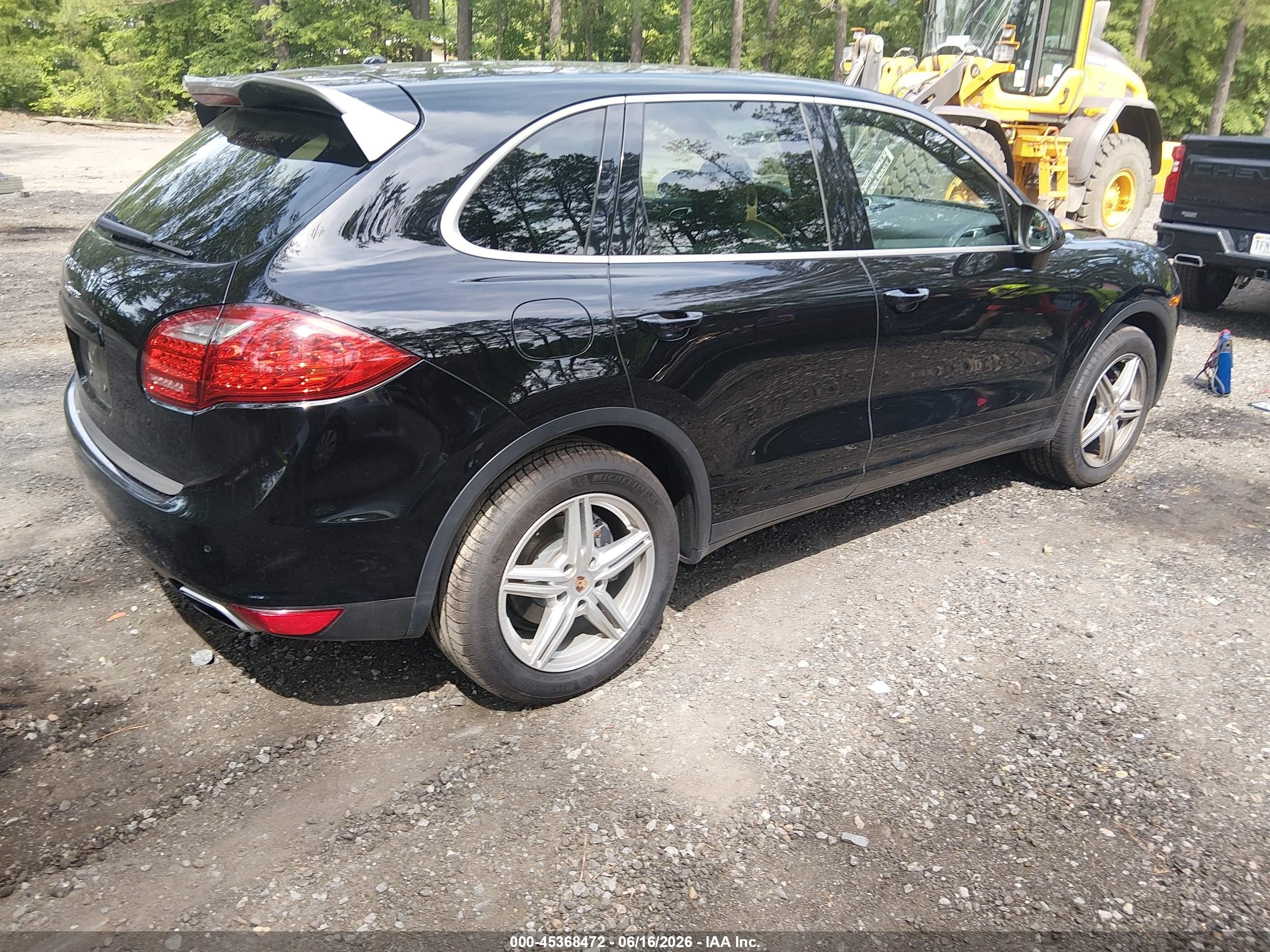 2014 Porsche Cayenne VIN WP1AA2A23ELA09051 IAAI salvage auction — Front End, Clear (Virginia), sold $900 on 2026-07-07 (photo 4)
