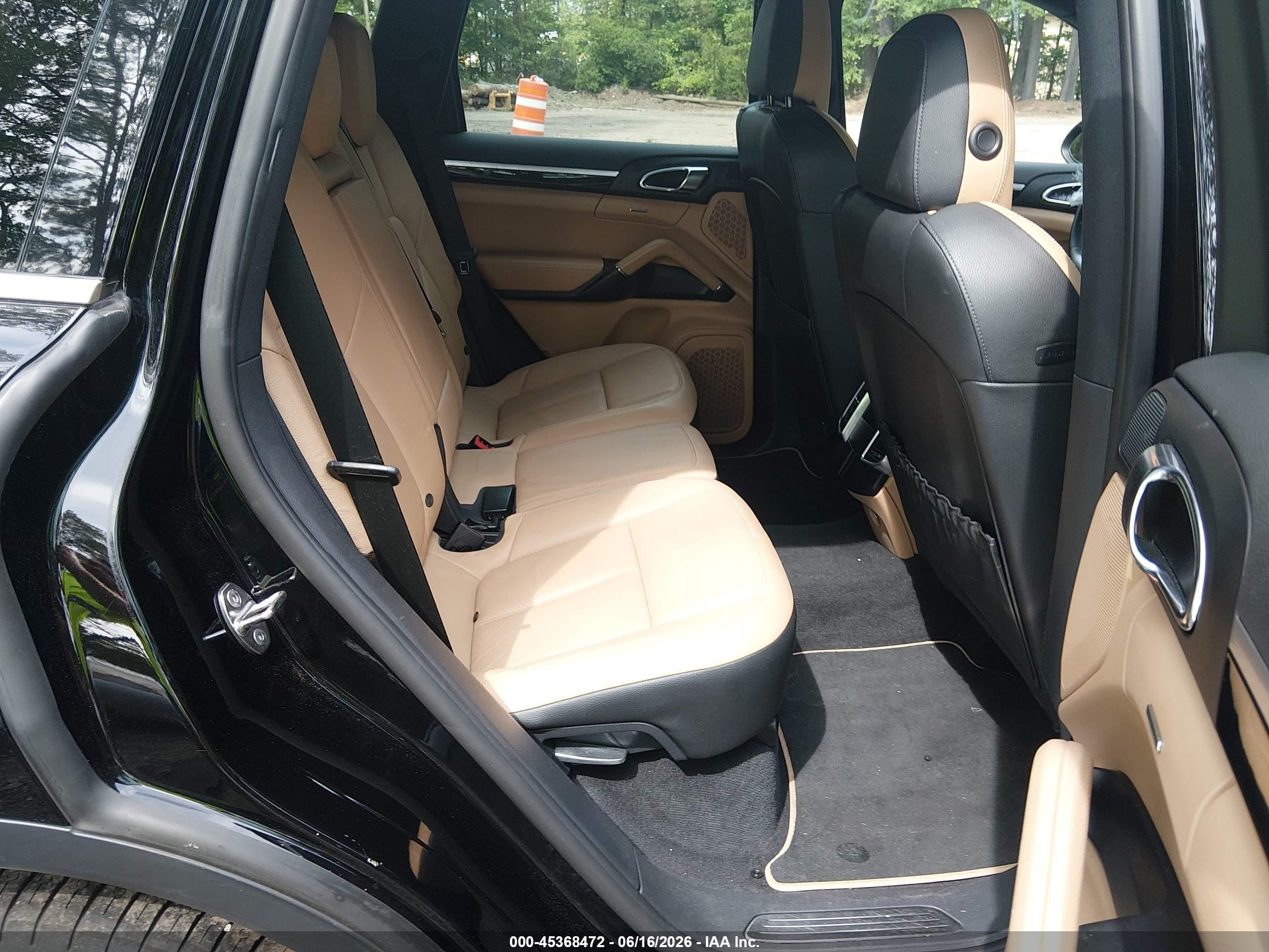 2014 Porsche Cayenne VIN WP1AA2A23ELA09051 IAAI salvage auction — Front End, Clear (Virginia), sold $900 on 2026-07-07 (photo 8)