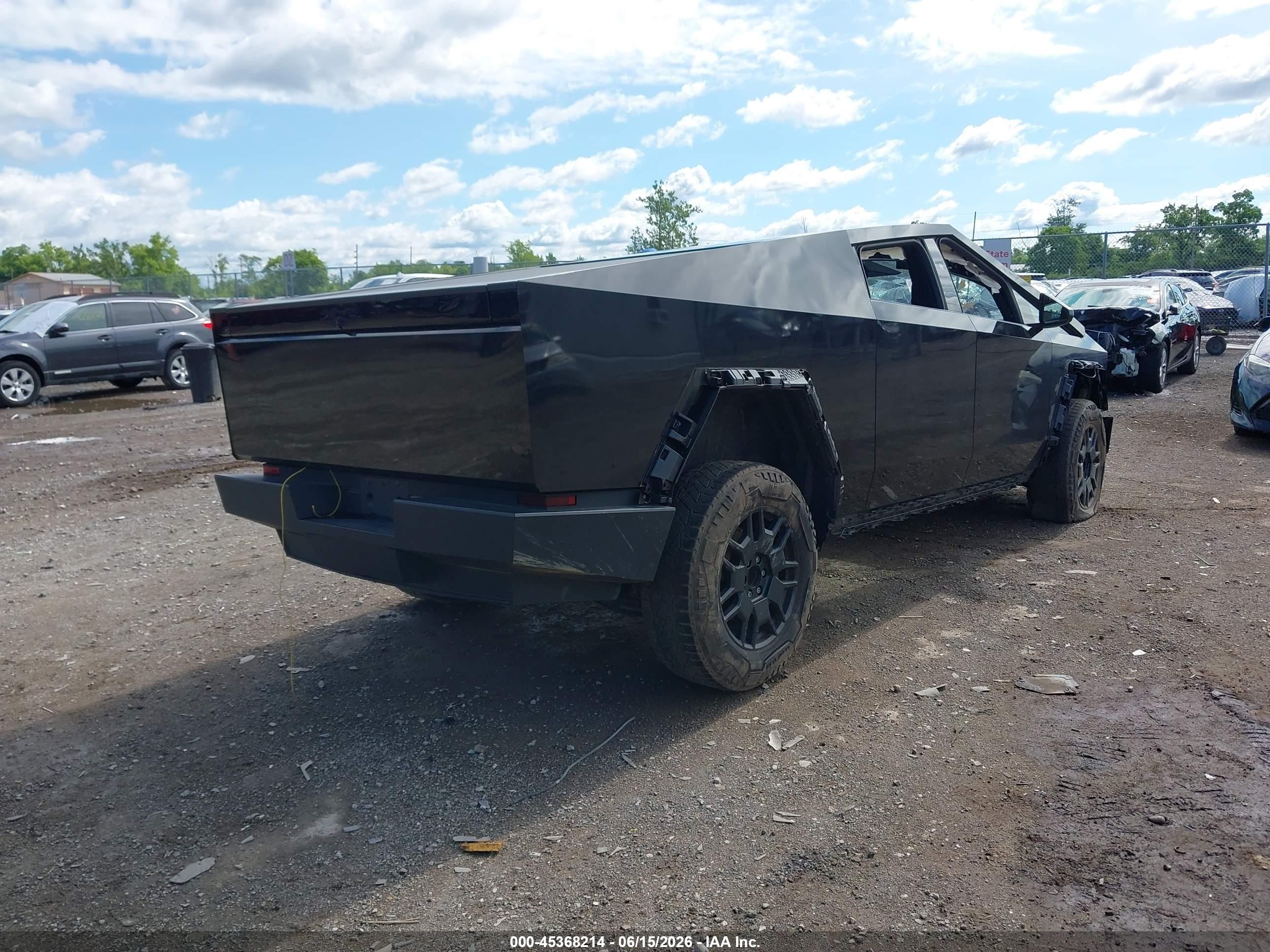 2024 Tesla Cybertruck VIN 7G2CEHEE2RA016209 IAAI salvage auction — All Over, Salvage (Idaho), sold $15,750 on 2026-08-27 (photo 4)