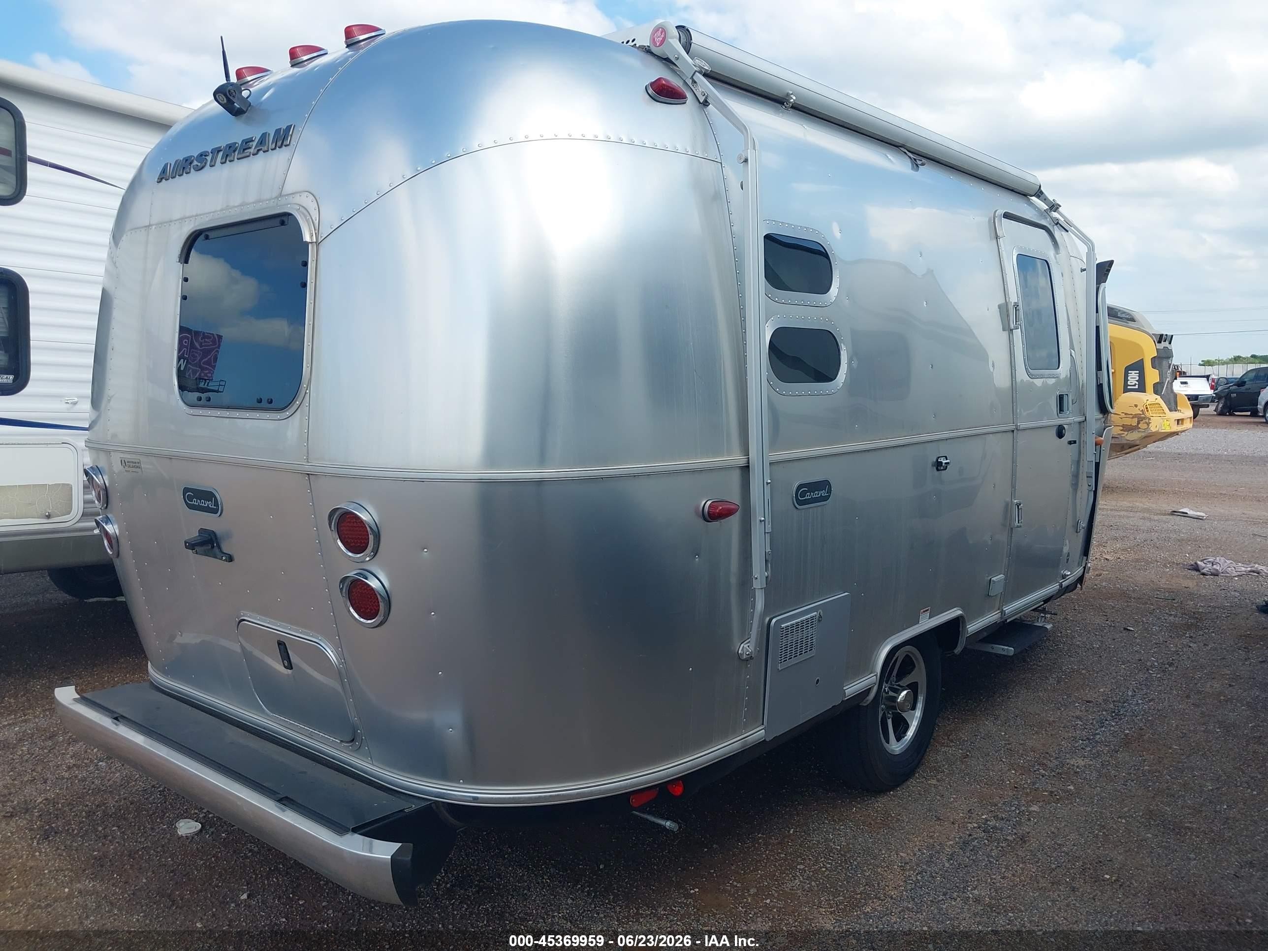 2020 Airstream Other VIN 1STCMAA15LJ550549 IAAI salvage auction — Hail, Clear (Oklahoma), sold $23,650 on 2026-09-08 (photo 4)