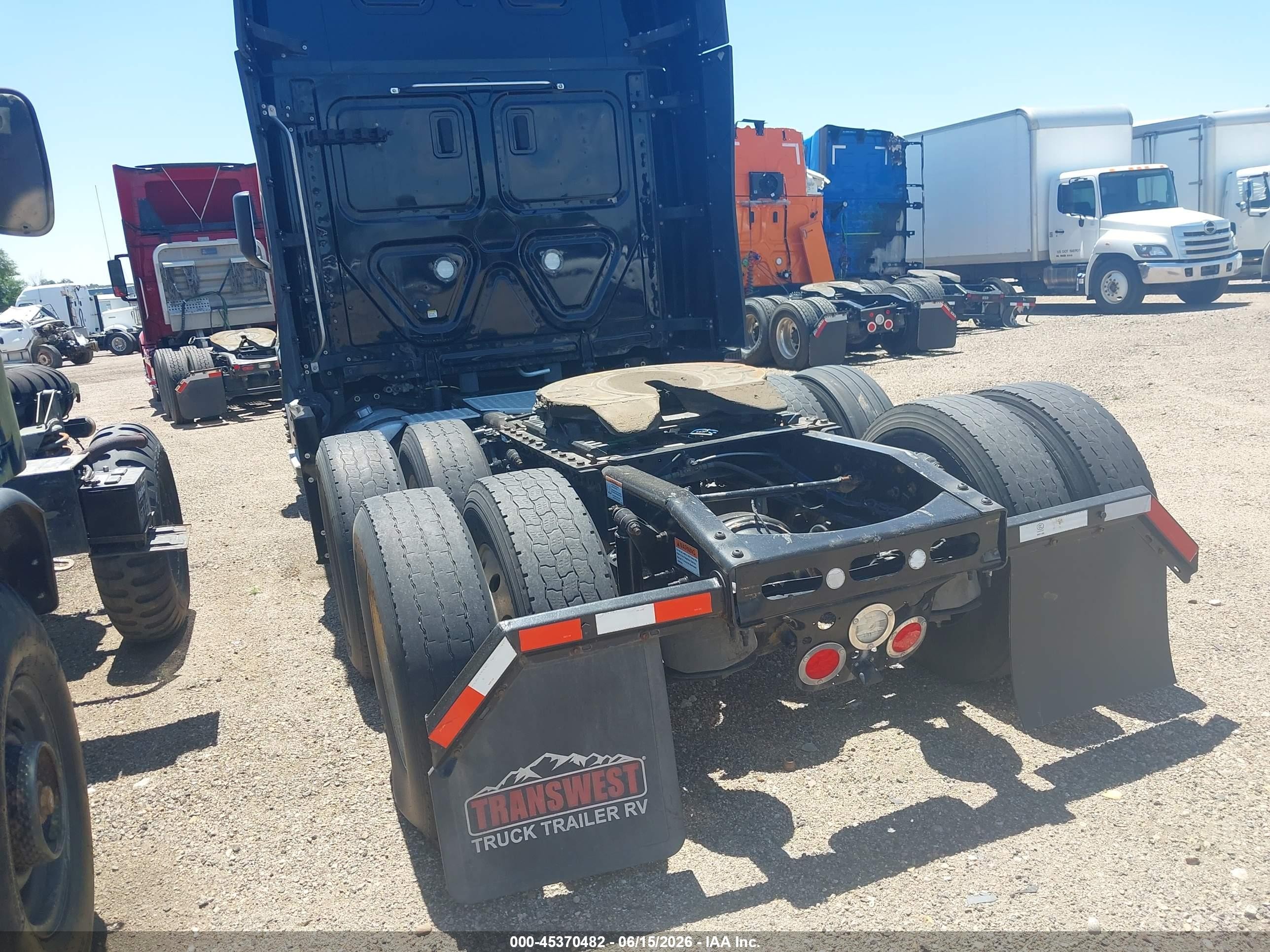 2024 Freightliner New cascadia 126 VIN 3AKJHHFG2RSUR4595 IAAI salvage auction — Front End, Clear (Colorado), sold $35,100 on 2026-07-15 (photo 3)
