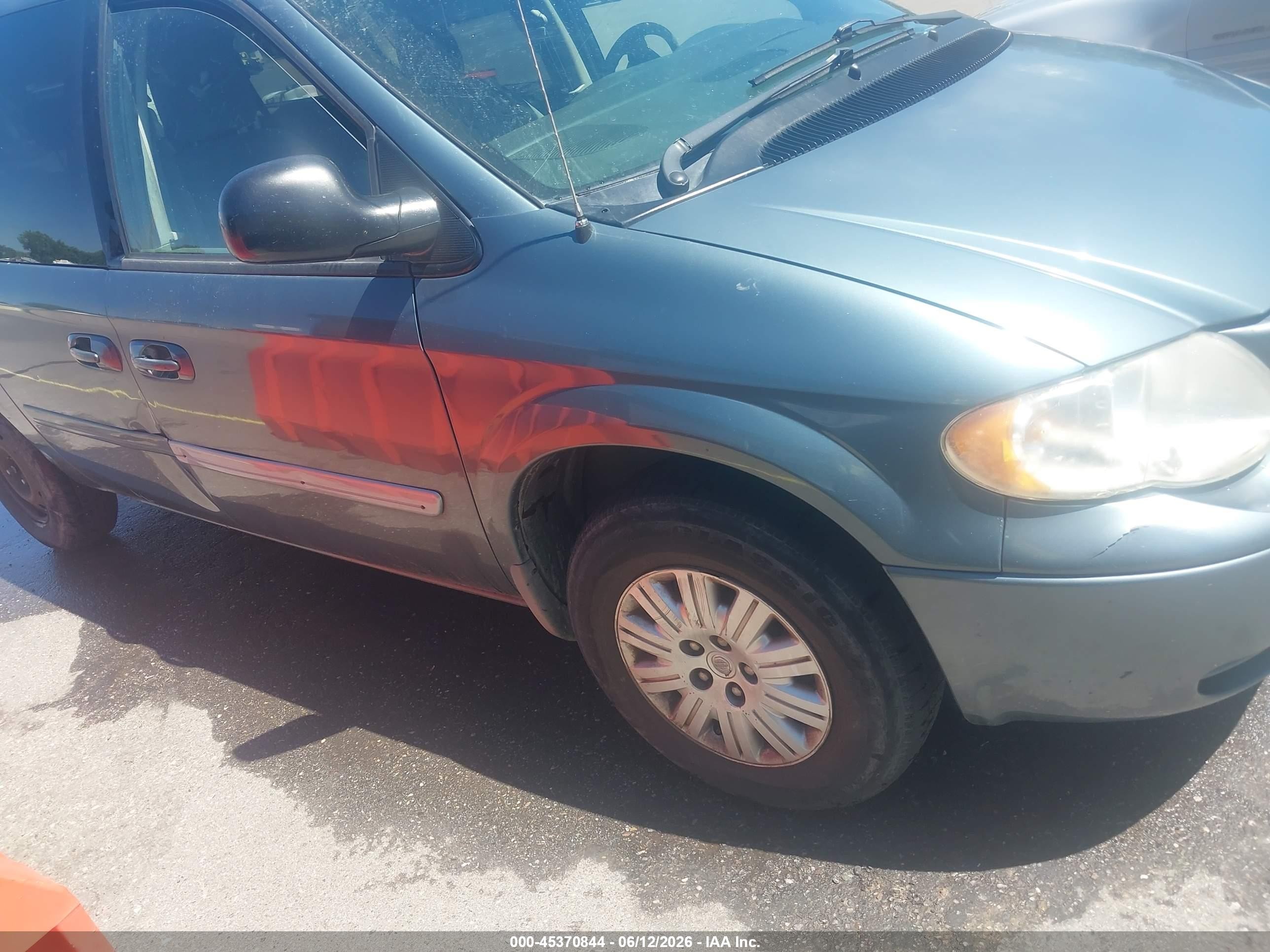 2006 Chrysler Town & Country VIN 2A4GP44R26R659958 IAAI salvage auction — Rear End, Clear (Utah), sold $275 on 2026-07-09 (photo 6)