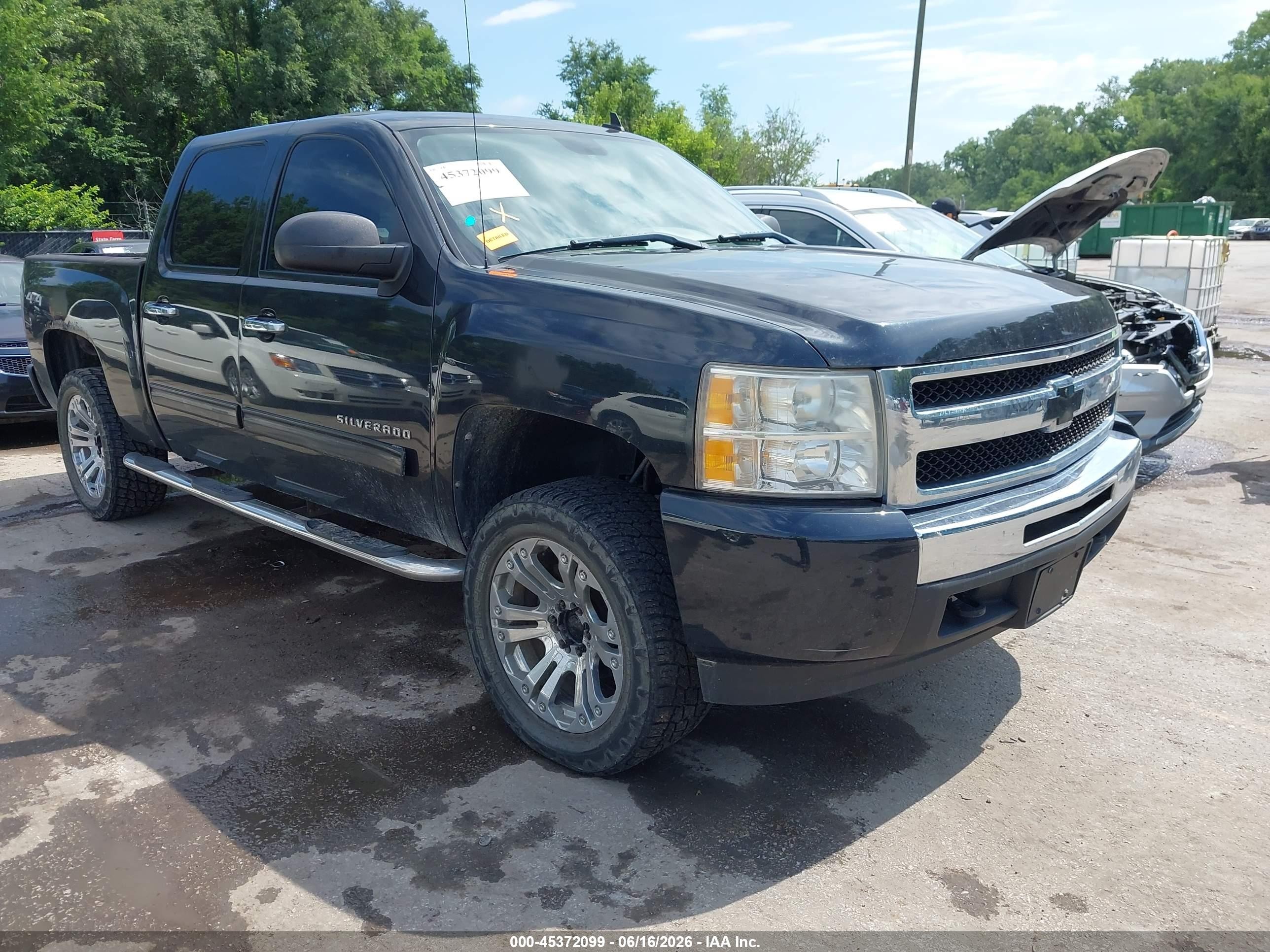 2010 Chevrolet Silverado 1500 VIN 3GCRKREA1AG104923 IAAI salvage auction — Hail, Salvage (Kansas), sold $2,750 on 2026-07-12 (photo 1)