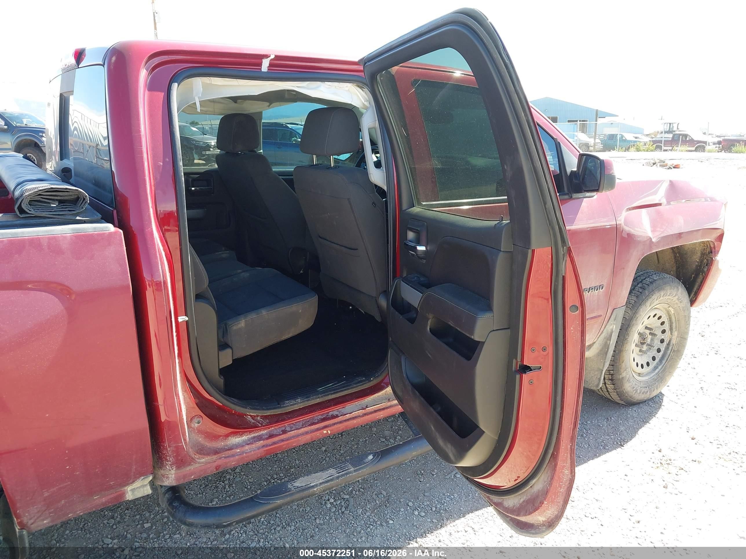 2018 Chevrolet Silverado VIN 3GCUKREC5JG187655 IAAI salvage auction — Unknown, Salvage (Montana), sold $6,600 on 2026-09-16 (photo 8)