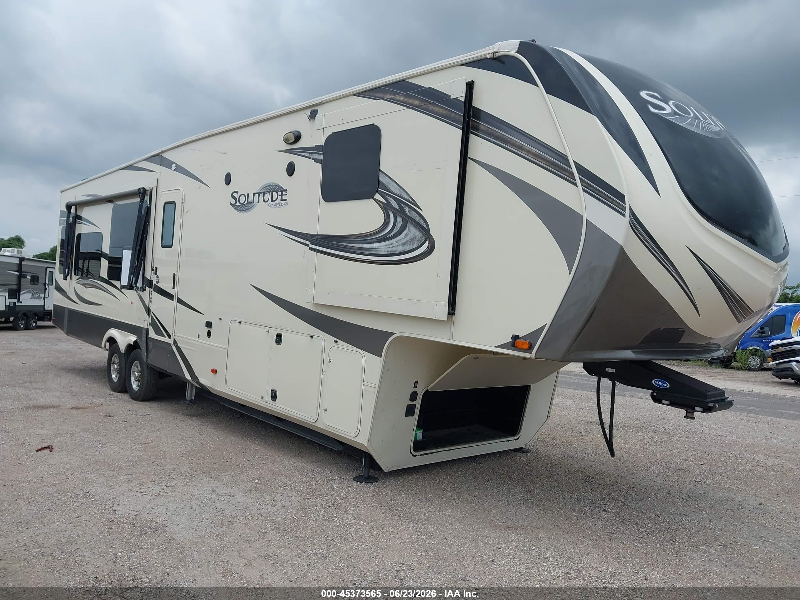 2019 Grand Design Solitude VIN 573FS422XK9903225 — IAAI salvage auction photo