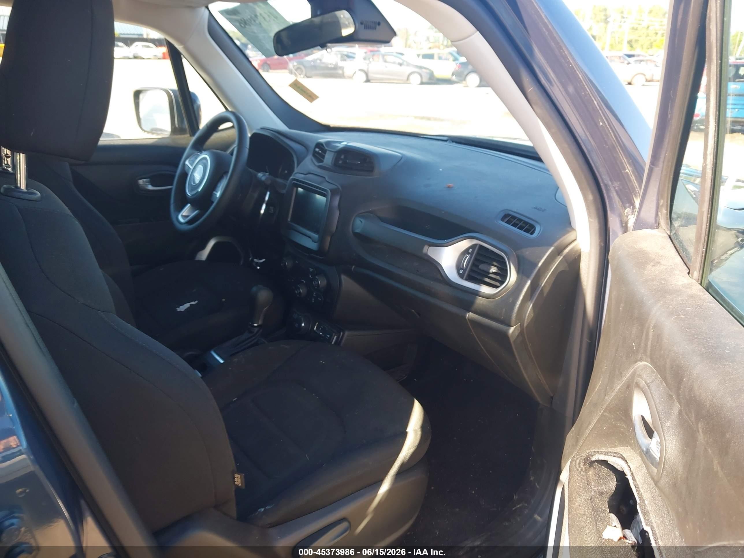 2021 Jeep Renegade VIN ZACNJDBB1MPN13697 IAAI salvage auction — Side, Salvage (Ohio), sold $1,500 on 2026-09-22 (photo 5)