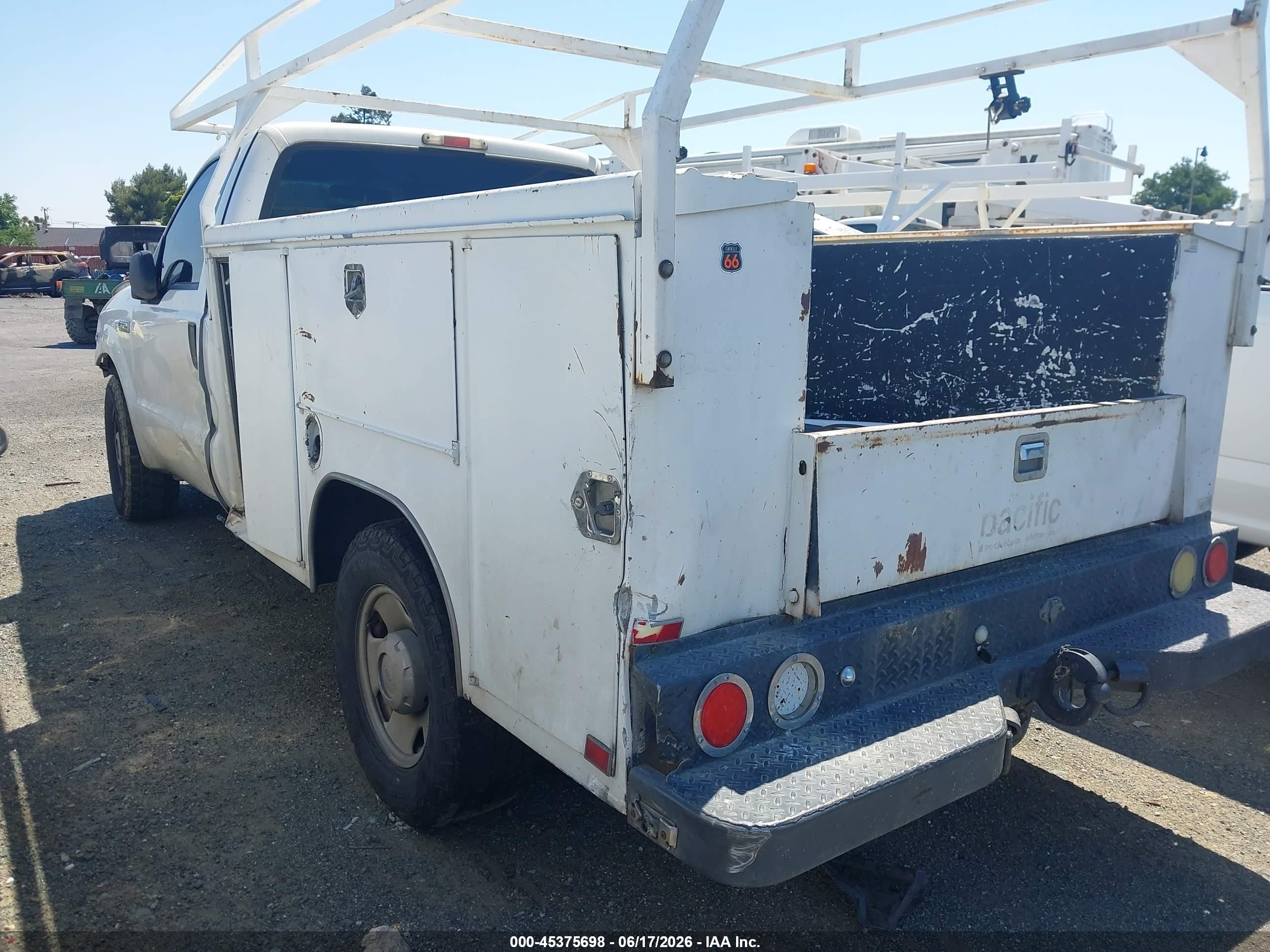 2006 Ford F-350 VIN 1FTWF30Y16EC19299 IAAI salvage auction — Front End, Salvage (California), sold $750 on 2026-07-09 (photo 3)
