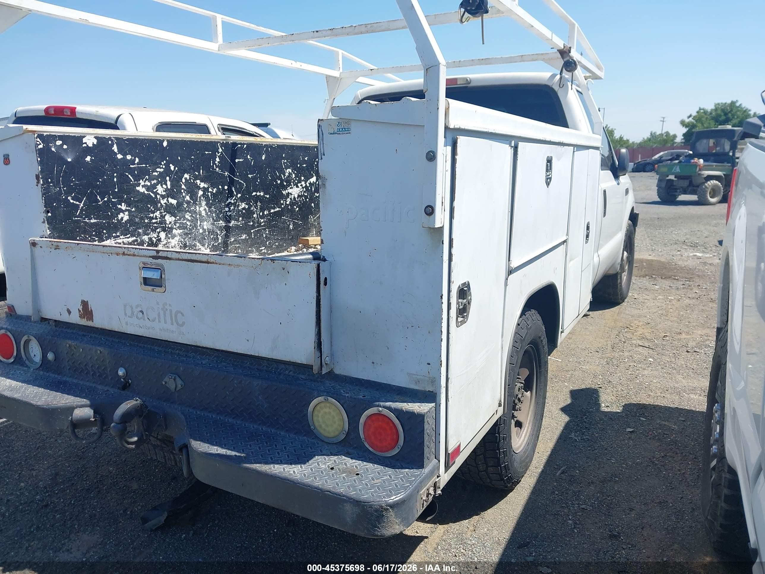 2006 Ford F-350 VIN 1FTWF30Y16EC19299 IAAI salvage auction — Front End, Salvage (California), sold $750 on 2026-07-09 (photo 4)
