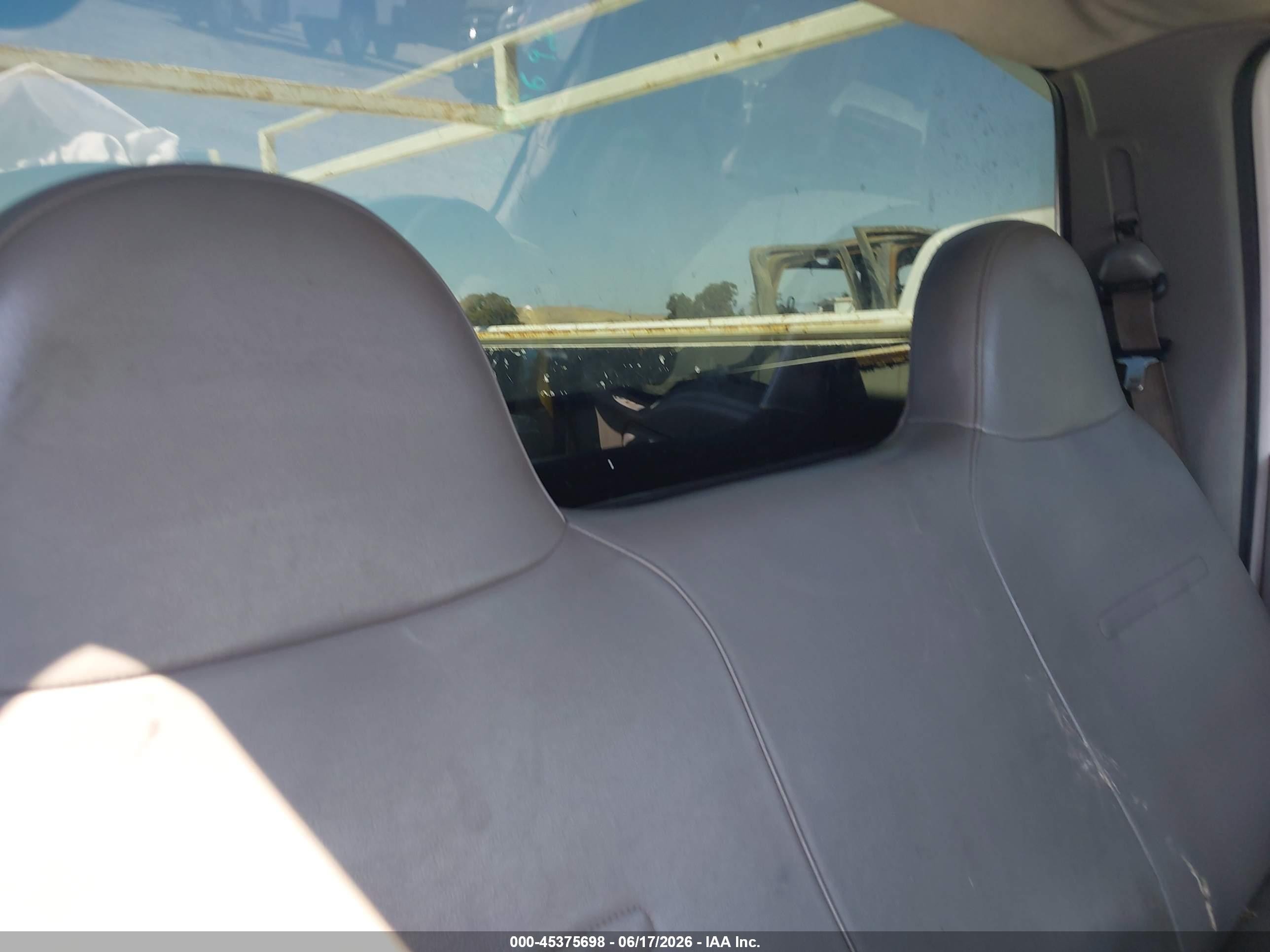 2006 Ford F-350 VIN 1FTWF30Y16EC19299 IAAI salvage auction — Front End, Salvage (California), sold $750 on 2026-07-09 (photo 8)