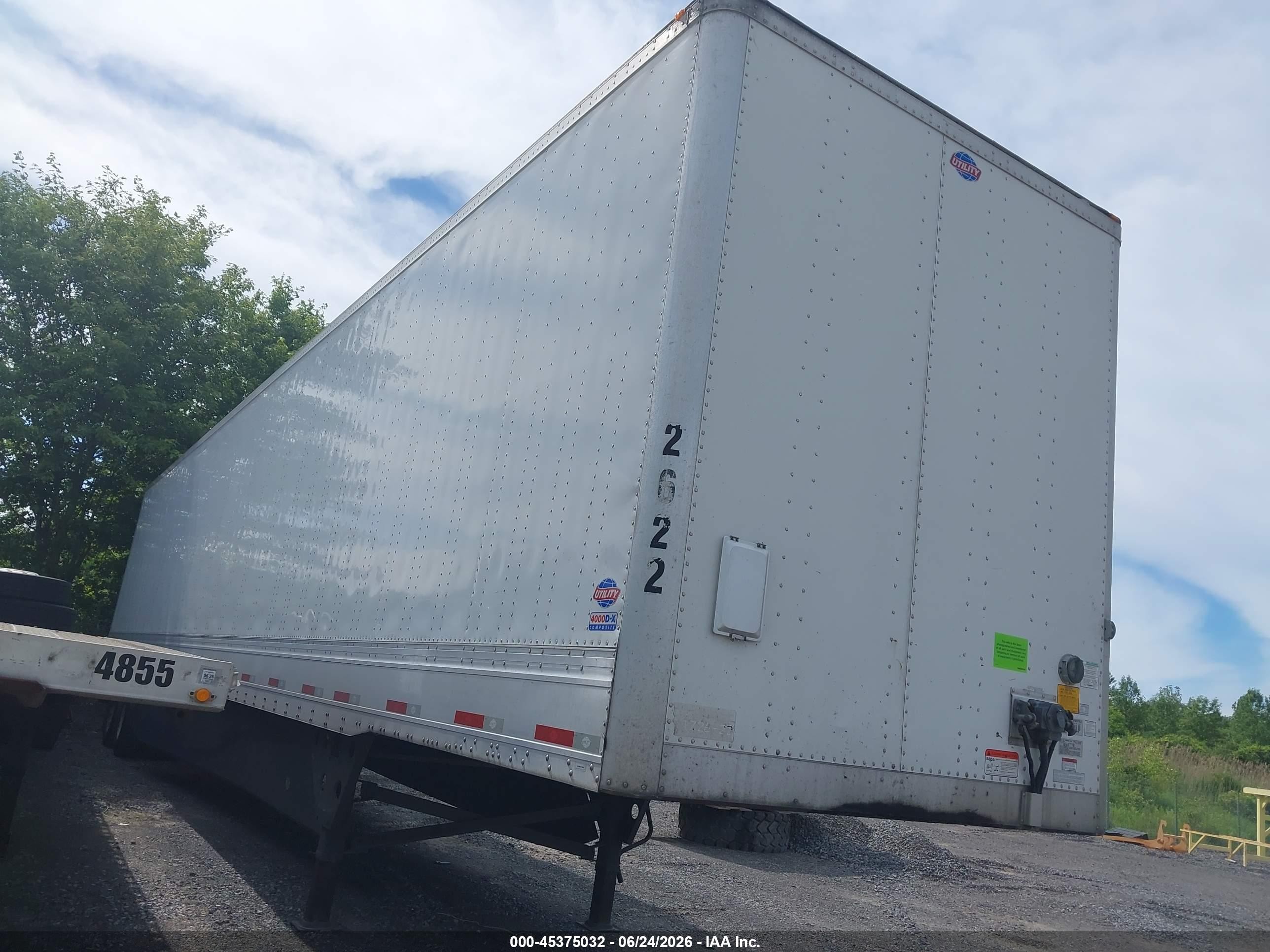 2020 Utility Trailer Mfg Dry Van VIN 1UYVS2539L7172622 — IAAI salvage auction photo