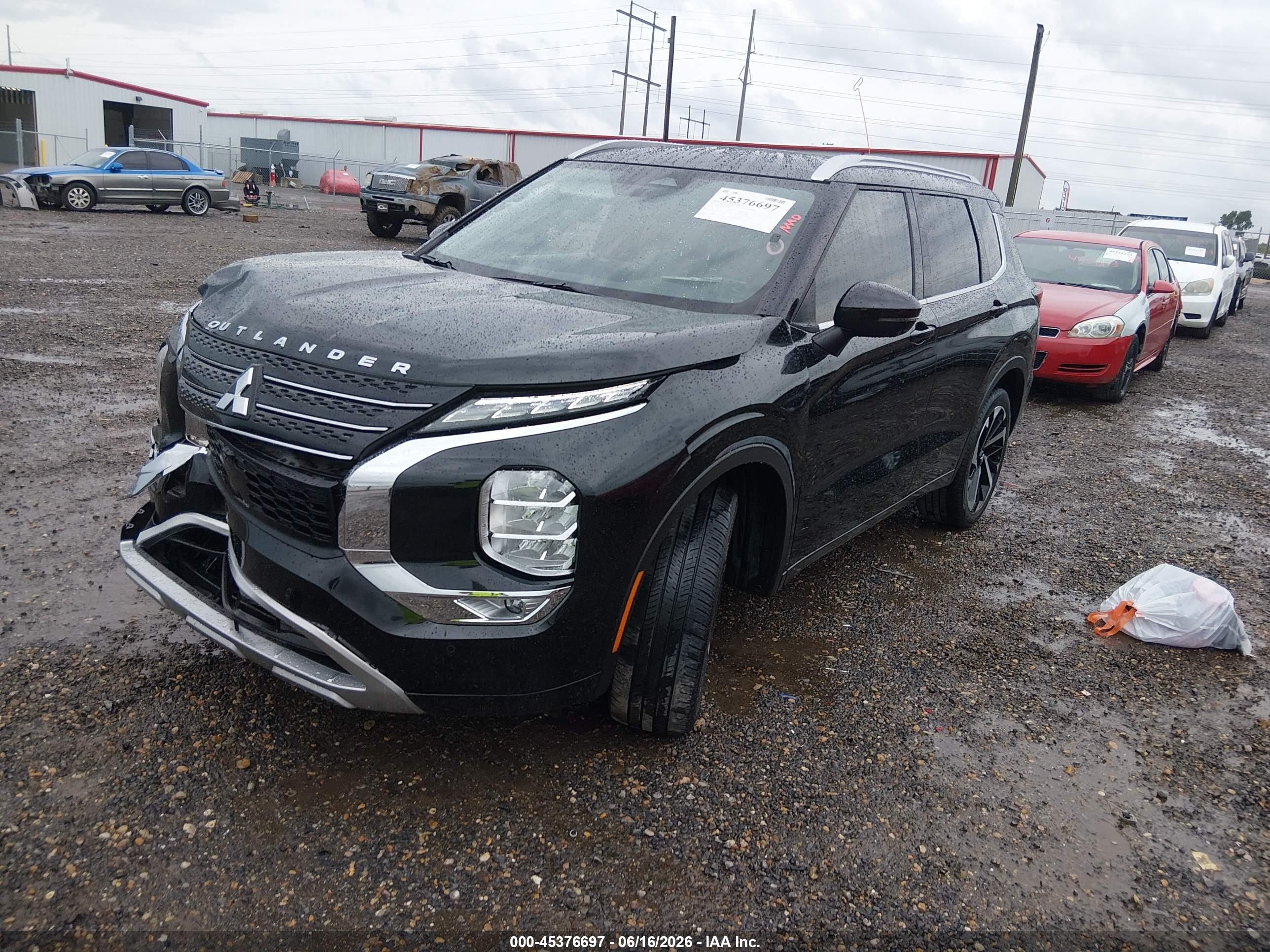 2024 Mitsubishi Outlander VIN JA4J3WA88RZ031230 IAAI salvage auction — Front End, Salvage (Louisiana), sold $6,600 on 2026-09-13 (photo 2)