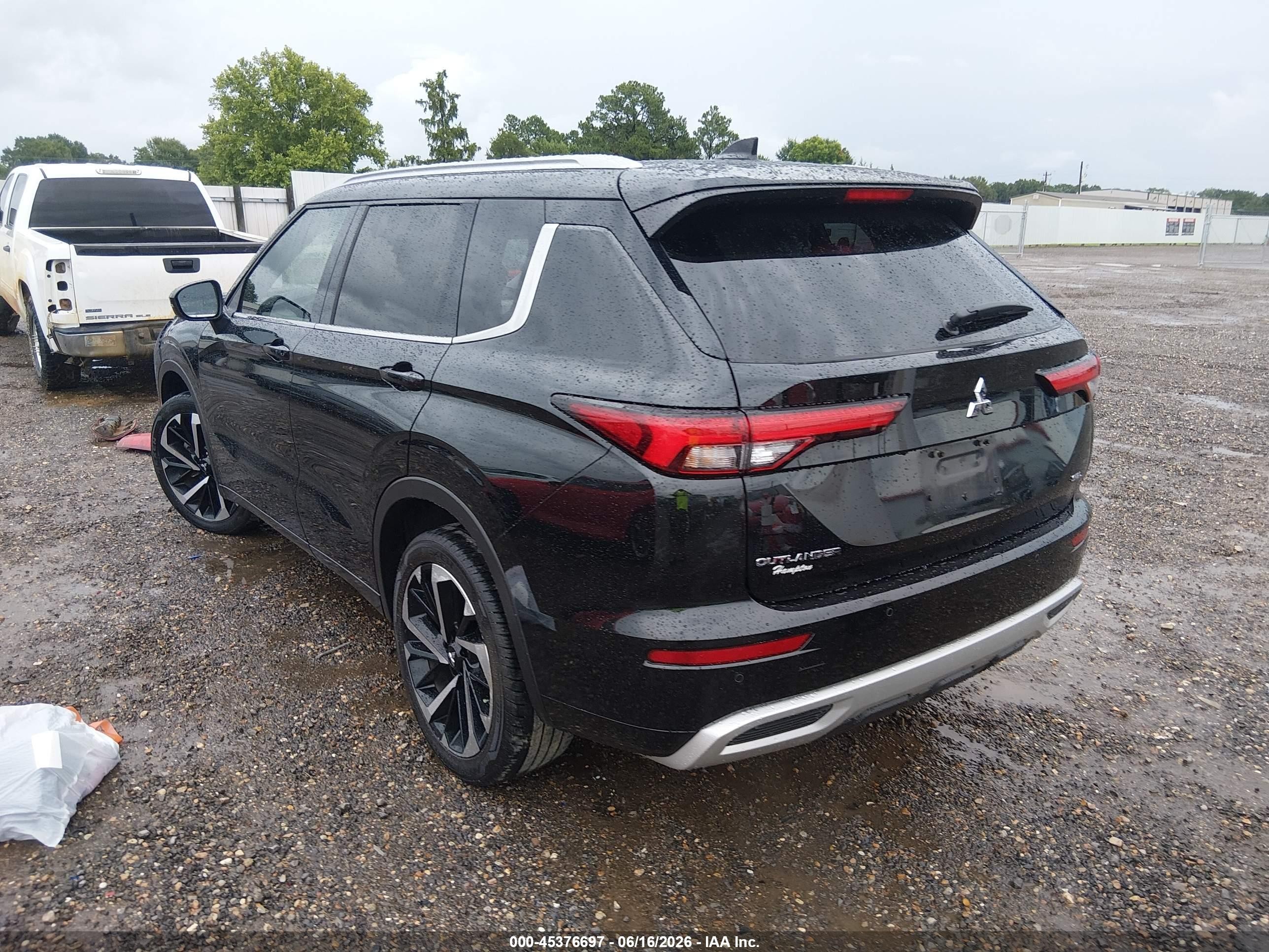2024 Mitsubishi Outlander VIN JA4J3WA88RZ031230 IAAI salvage auction — Front End, Salvage (Louisiana), sold $6,600 on 2026-09-13 (photo 3)